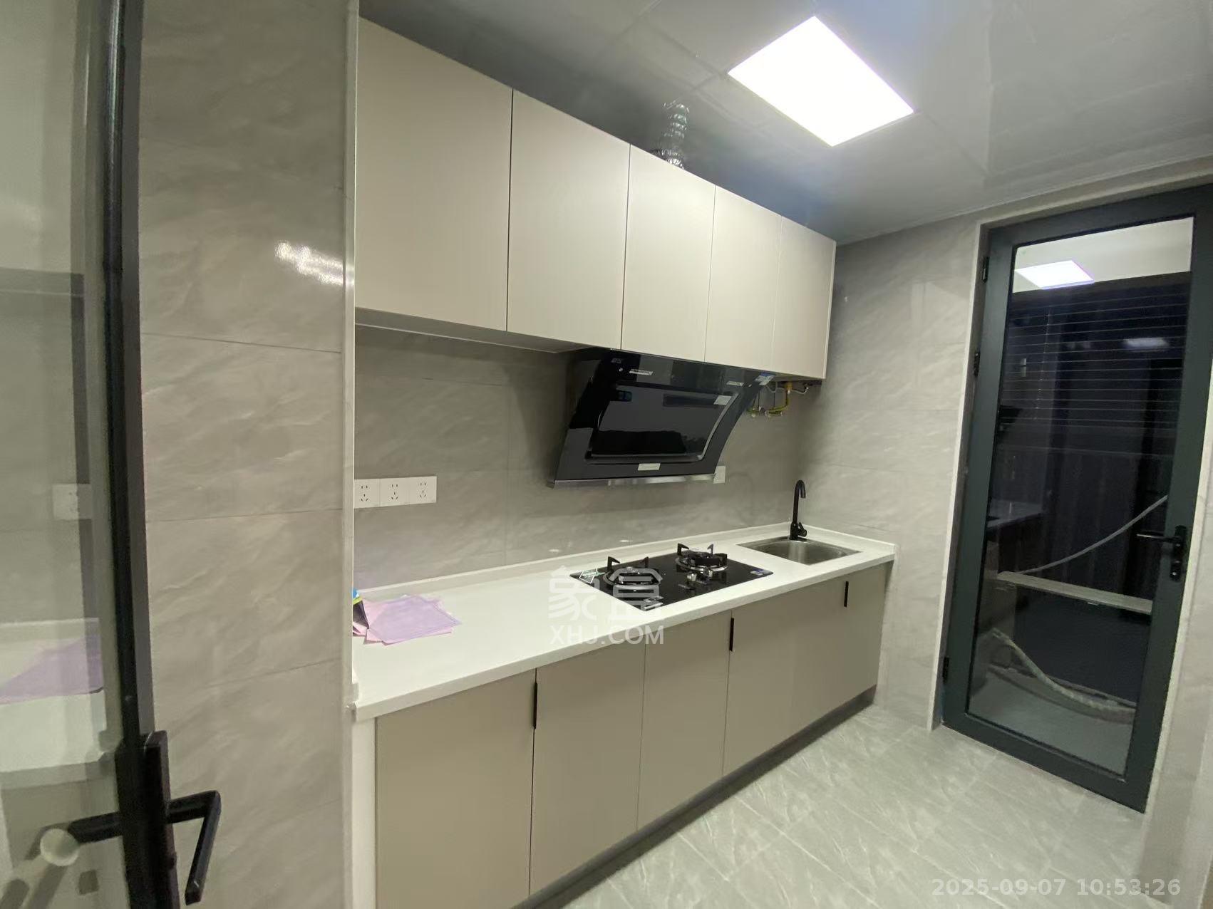 莲馨苑  1室0厅0卫    1600.0元/月室内图