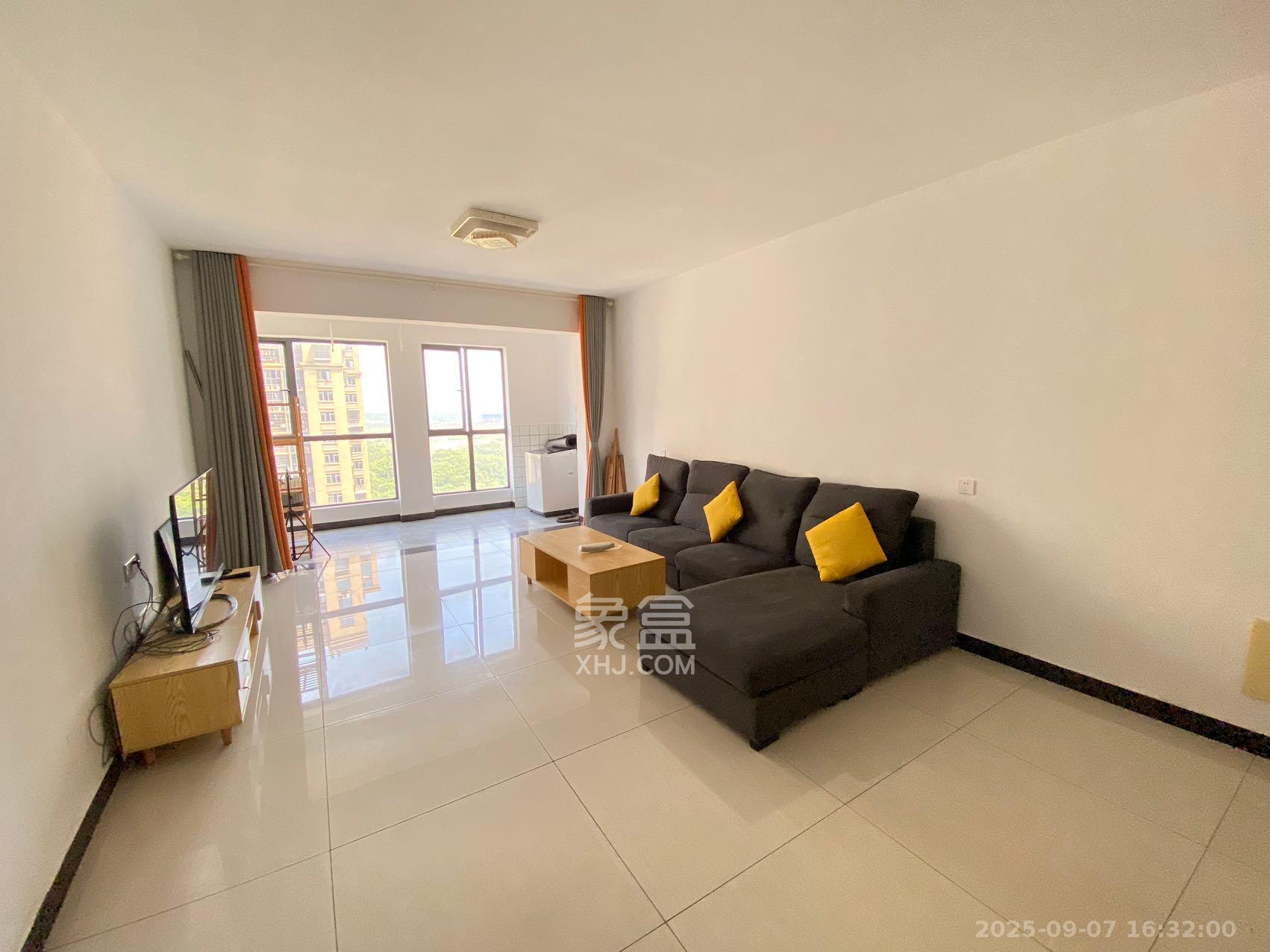 悦湖山  4室2厅2卫    2600.0元/月室内图