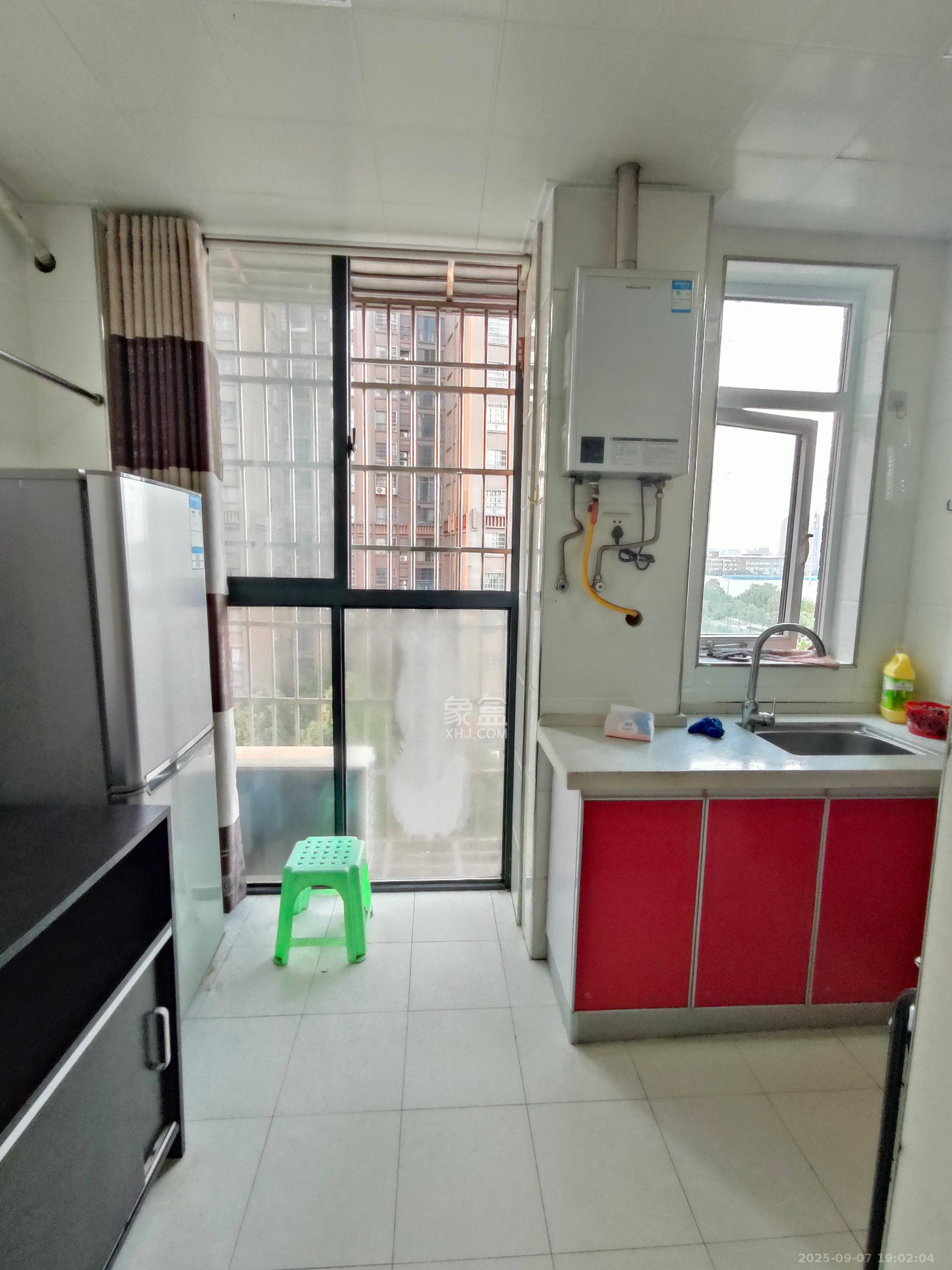 爵士湘  1室1厅1卫    1100.0元/月室内图