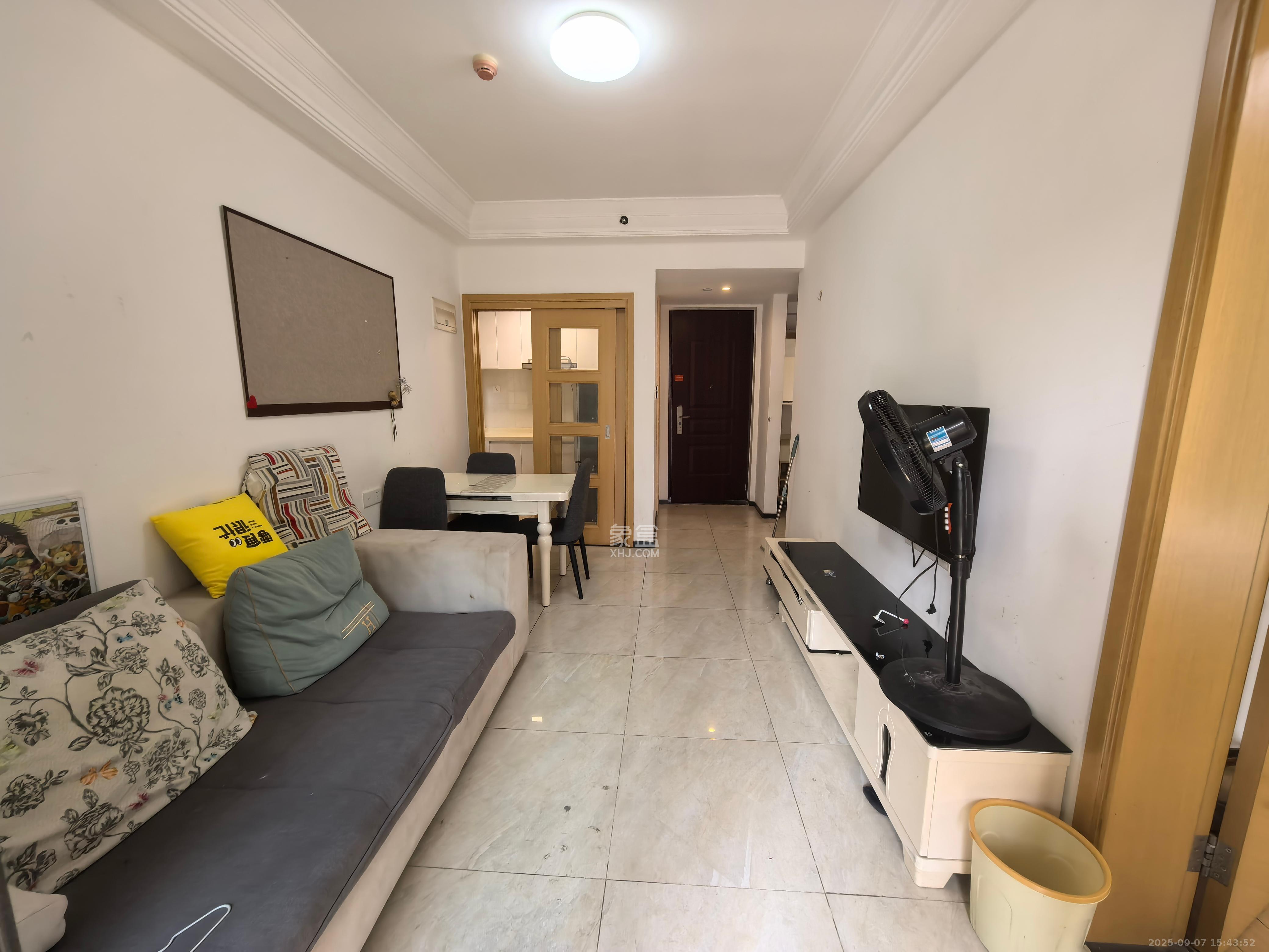 中海新城熙岸(中信新城五期)  2室2厅1卫    1600.0元/月 中海新城熙岸(中信新城五期)  2室2厅1卫    1600.0元/月室内图