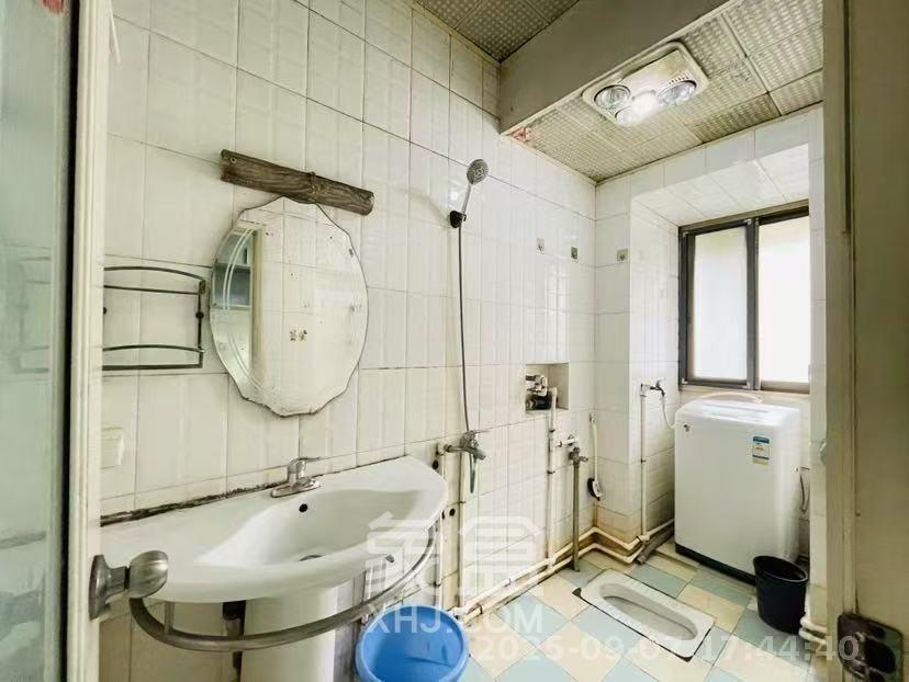 红旗区一片  3室1厅1卫    2400.0元/月室内图