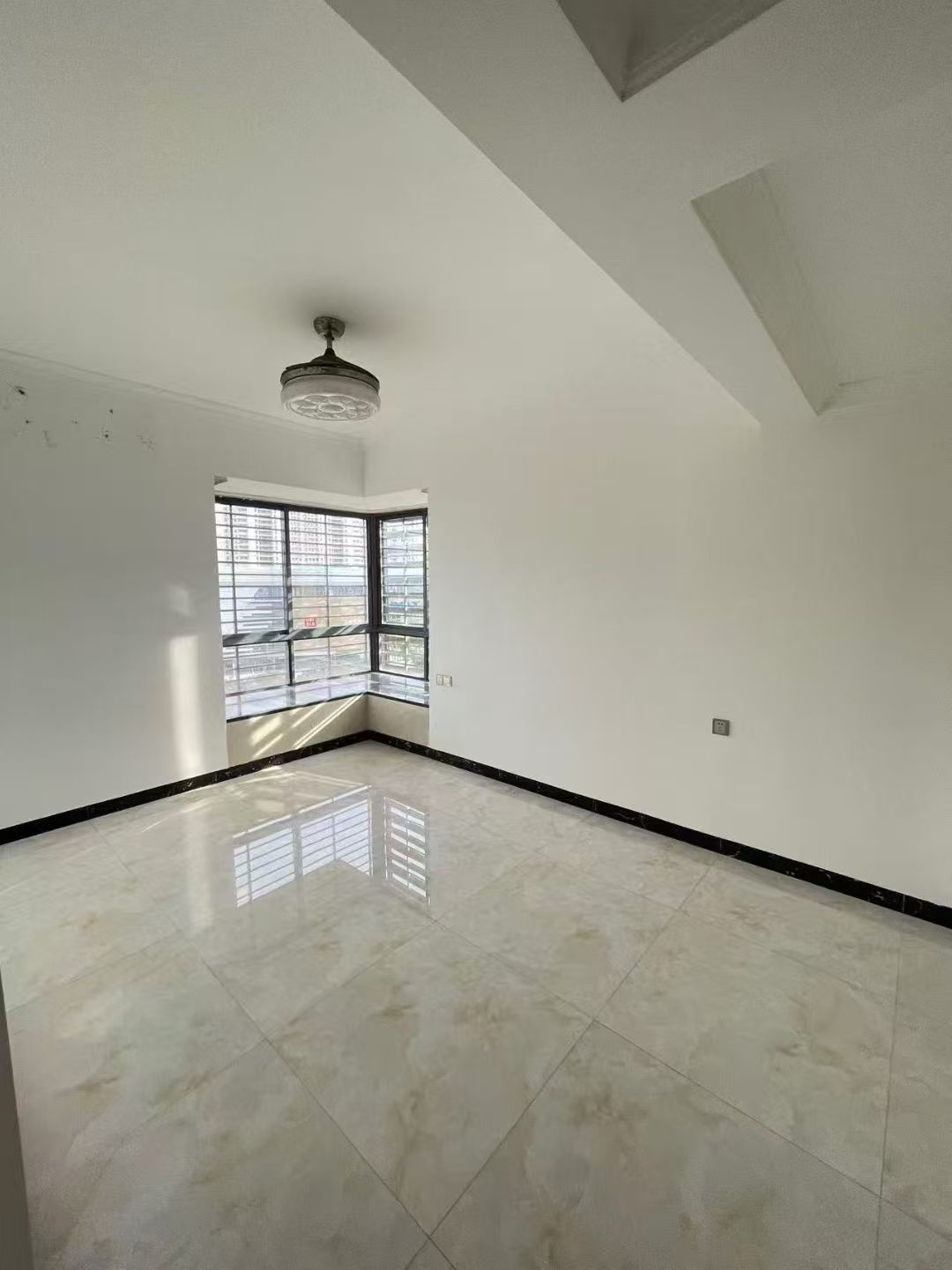 昌茂城邦  2室2厅1卫    118.9万 昌茂城邦  2室2厅1卫    118.9万室内图