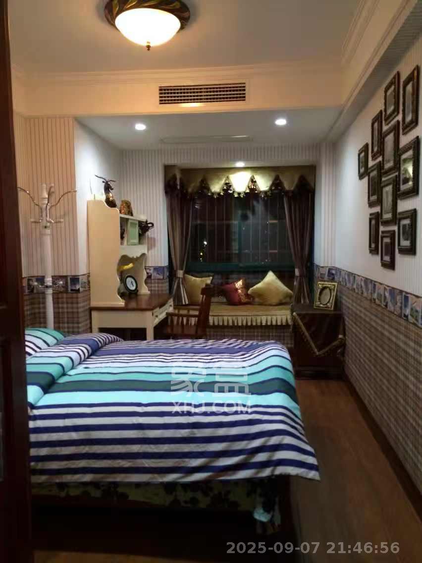 金色山庄  4室2厅2卫    4500.0元/月室内图