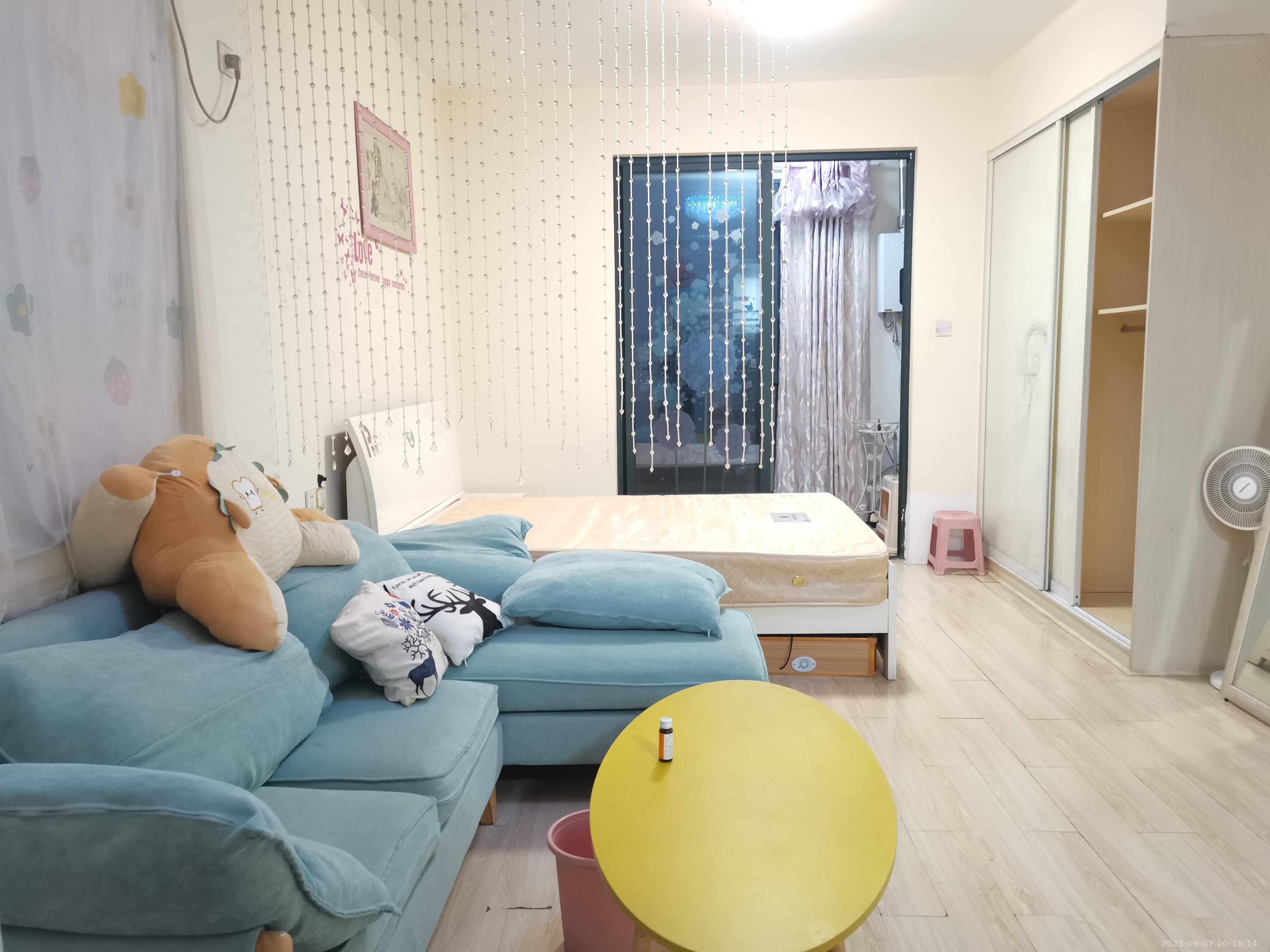 尊邸华庭  1室1厅1卫   1700.00元/月室内图