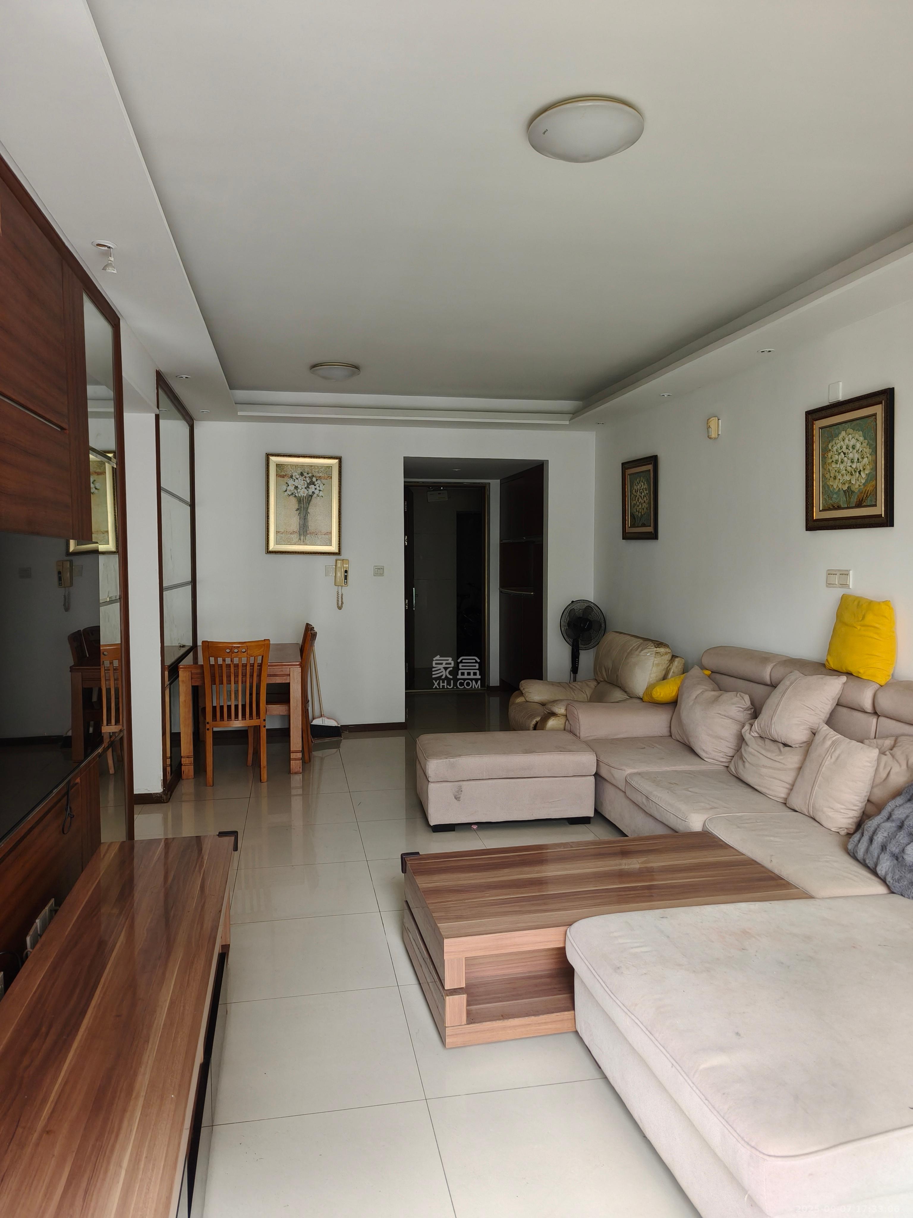 万科金域蓝湾  3室1厅1卫    2400.0元/月室内图