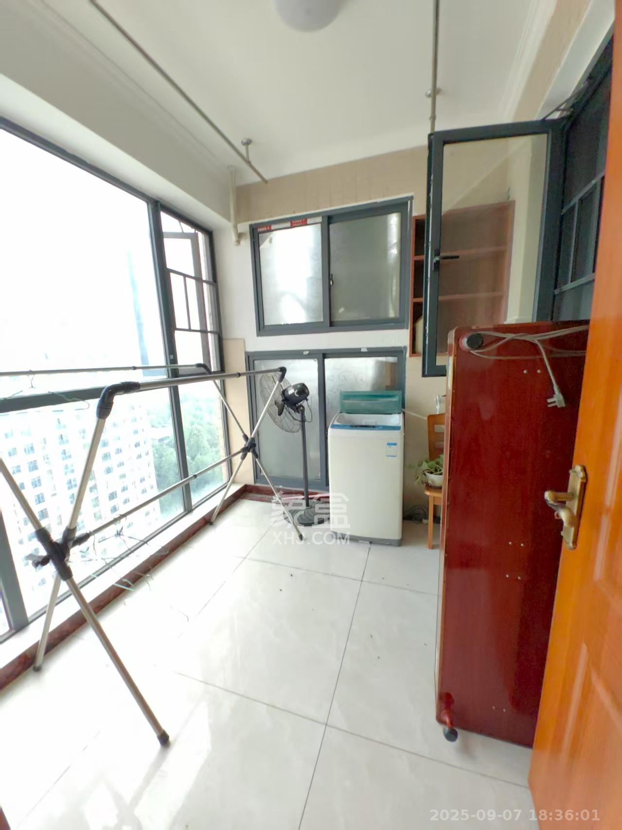 天元涉外景园C区 4室2厅2卫 3200.0元/月 天元涉外景园C区 4室2厅2卫 3200.0元/月室内图