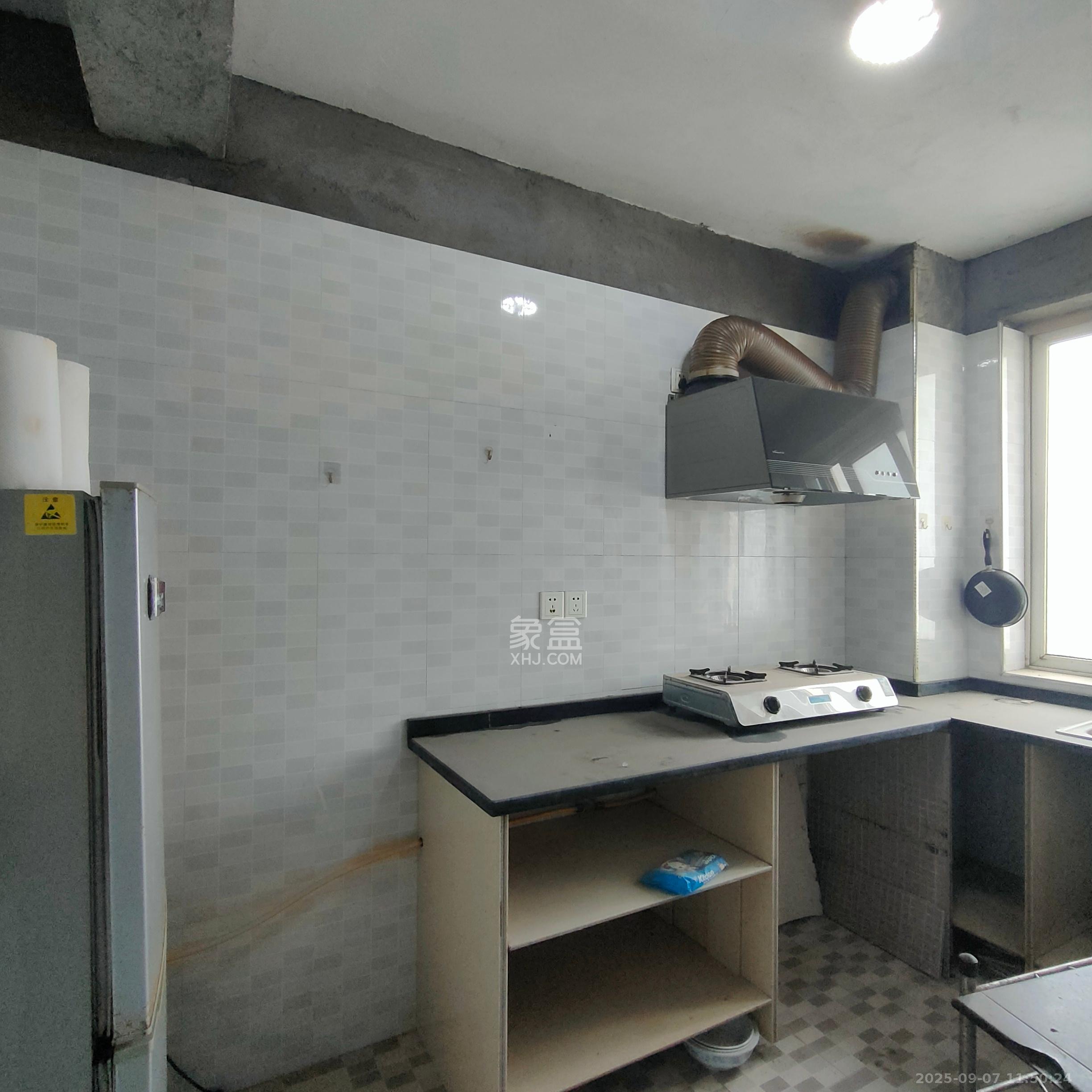 东岸锦城(东方人家) 3室2厅1卫 1800.0元/月 东岸锦城(东方人家) 3室2厅1卫 1800.0元/月室内图