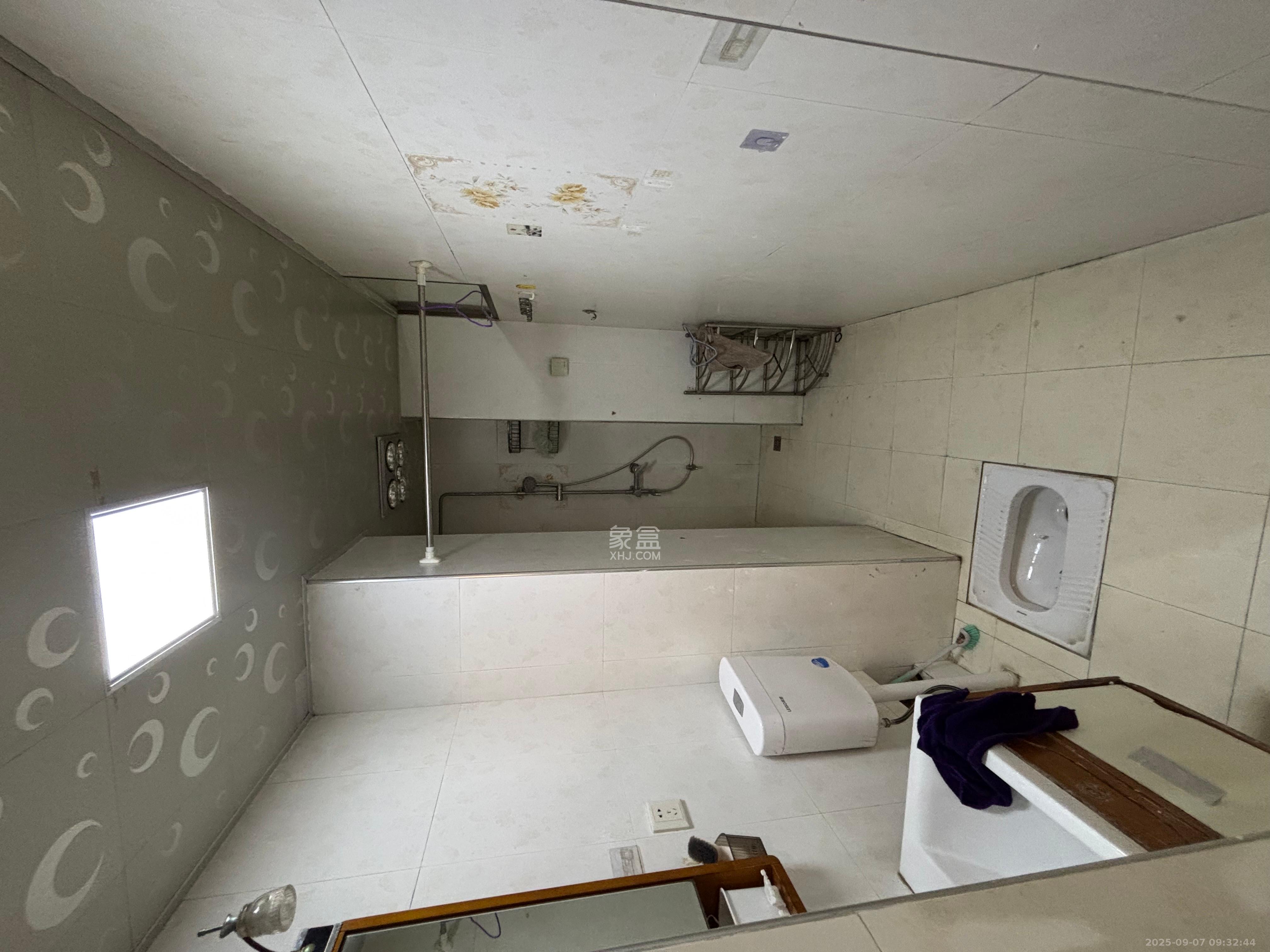 岳泰理想城 3室2厅1卫 2800.0元/月 岳泰理想城 3室2厅1卫 2800.0元/月室内图