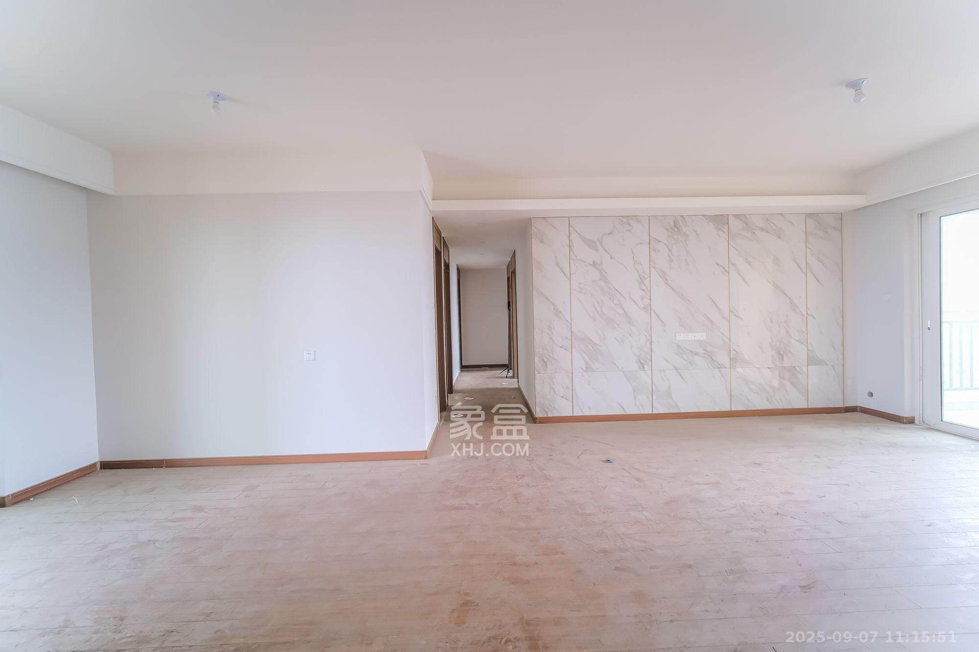 保利香槟国际  5室2厅2卫    2400.0元/月 保利香槟国际  5室2厅2卫    2400.0元/月室内图