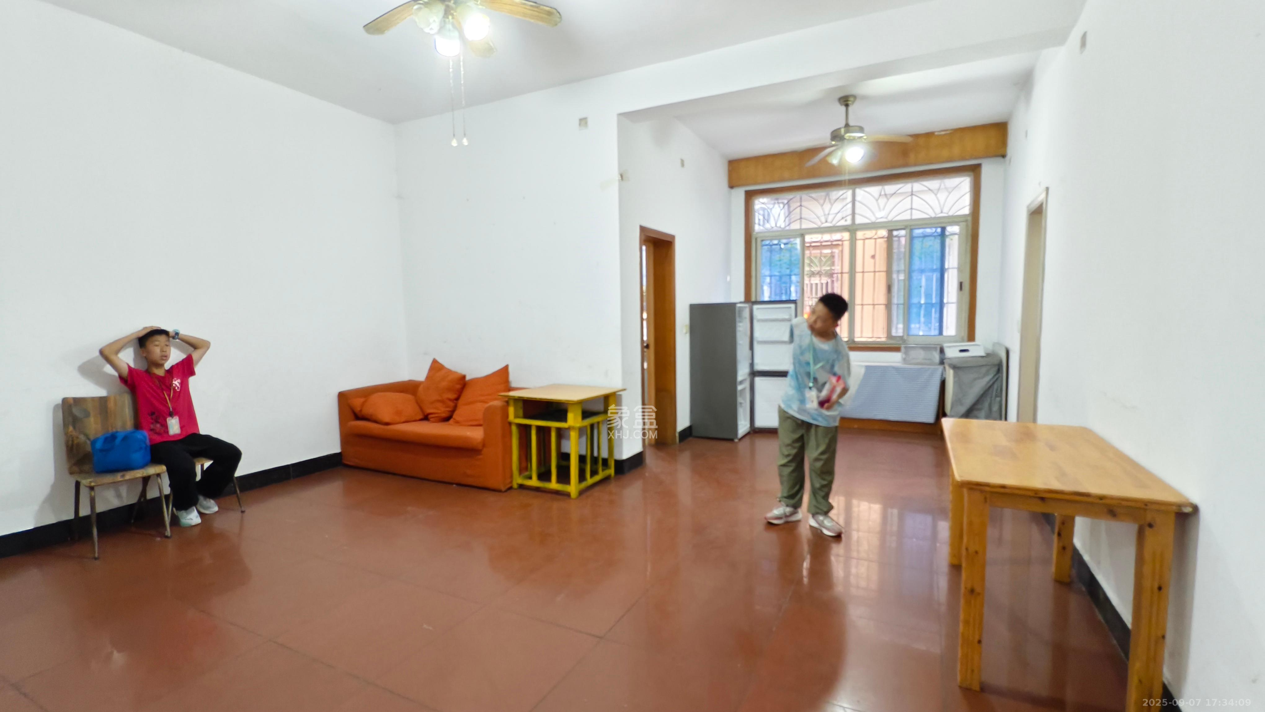 星沙四区  2室2厅1卫    1200.0元/月 星沙四区  2室2厅1卫    1200.0元/月室内图1