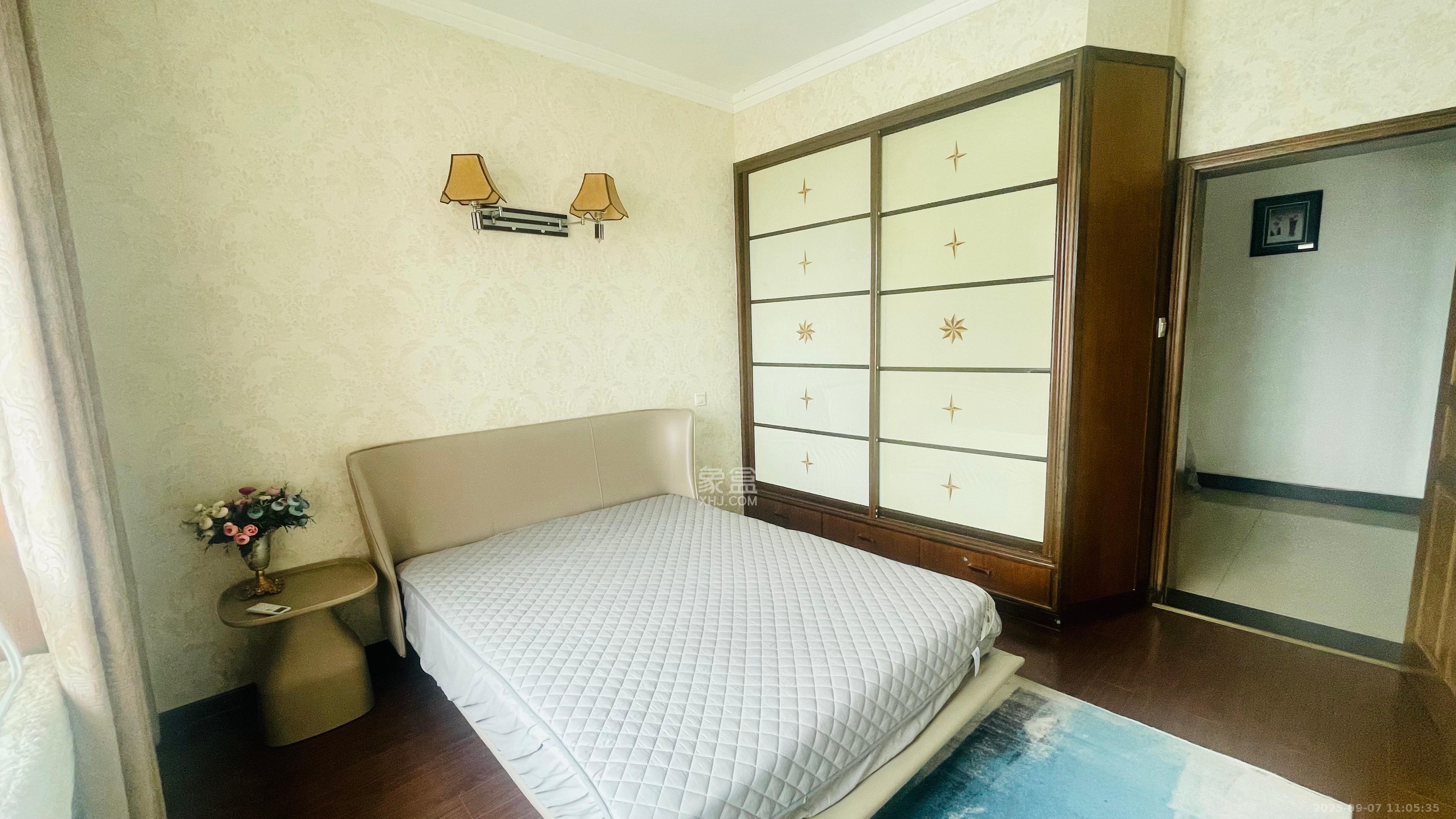 莲湖大厦 1室0厅0卫 2600.0元/月 莲湖大厦 1室0厅0卫 2600.0元/月室内图