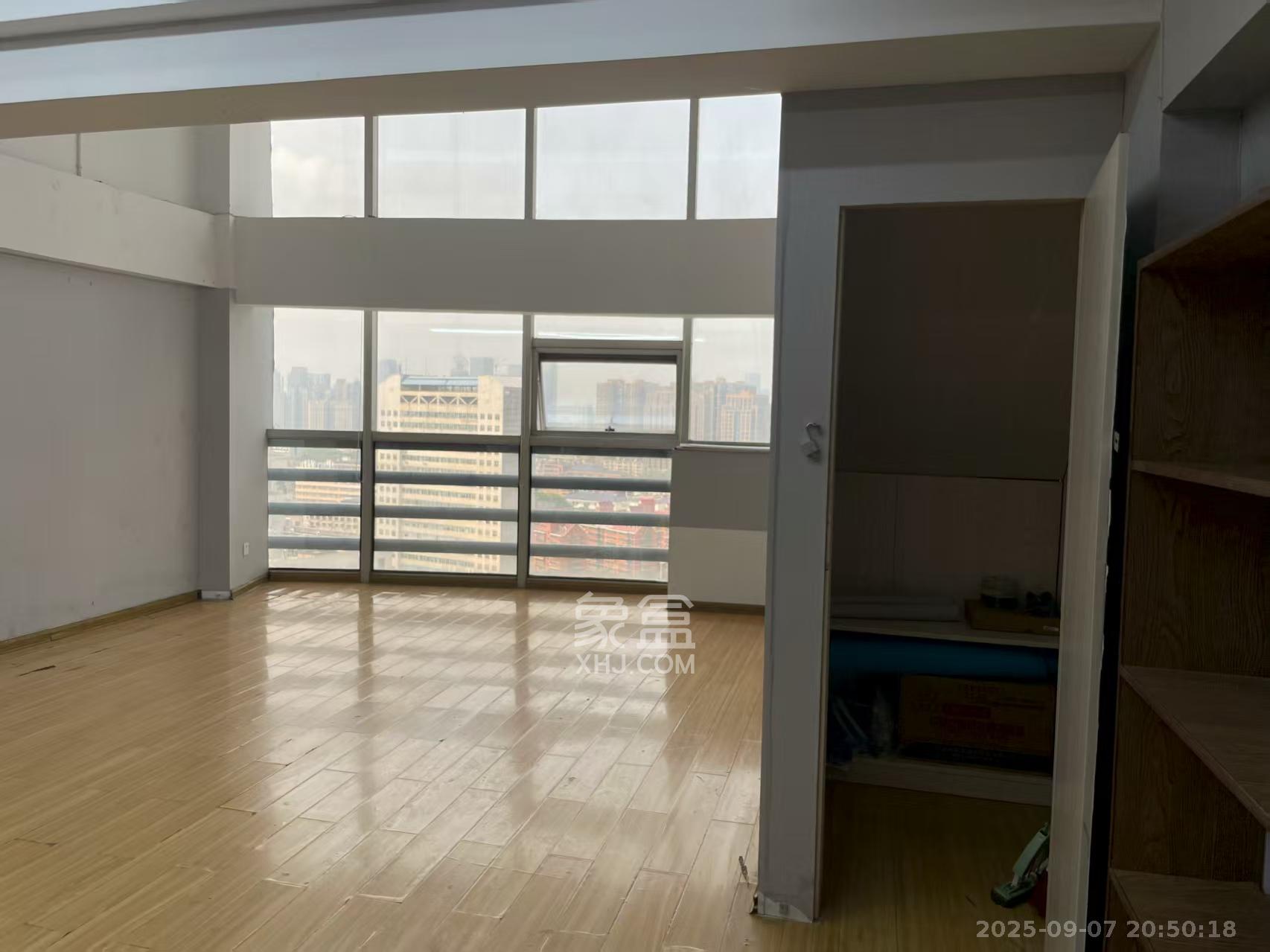 城市快线(新建大厦) 1室2厅1卫 2500.0元/月 城市快线(新建大厦) 1室2厅1卫 2500.0元/月室内图