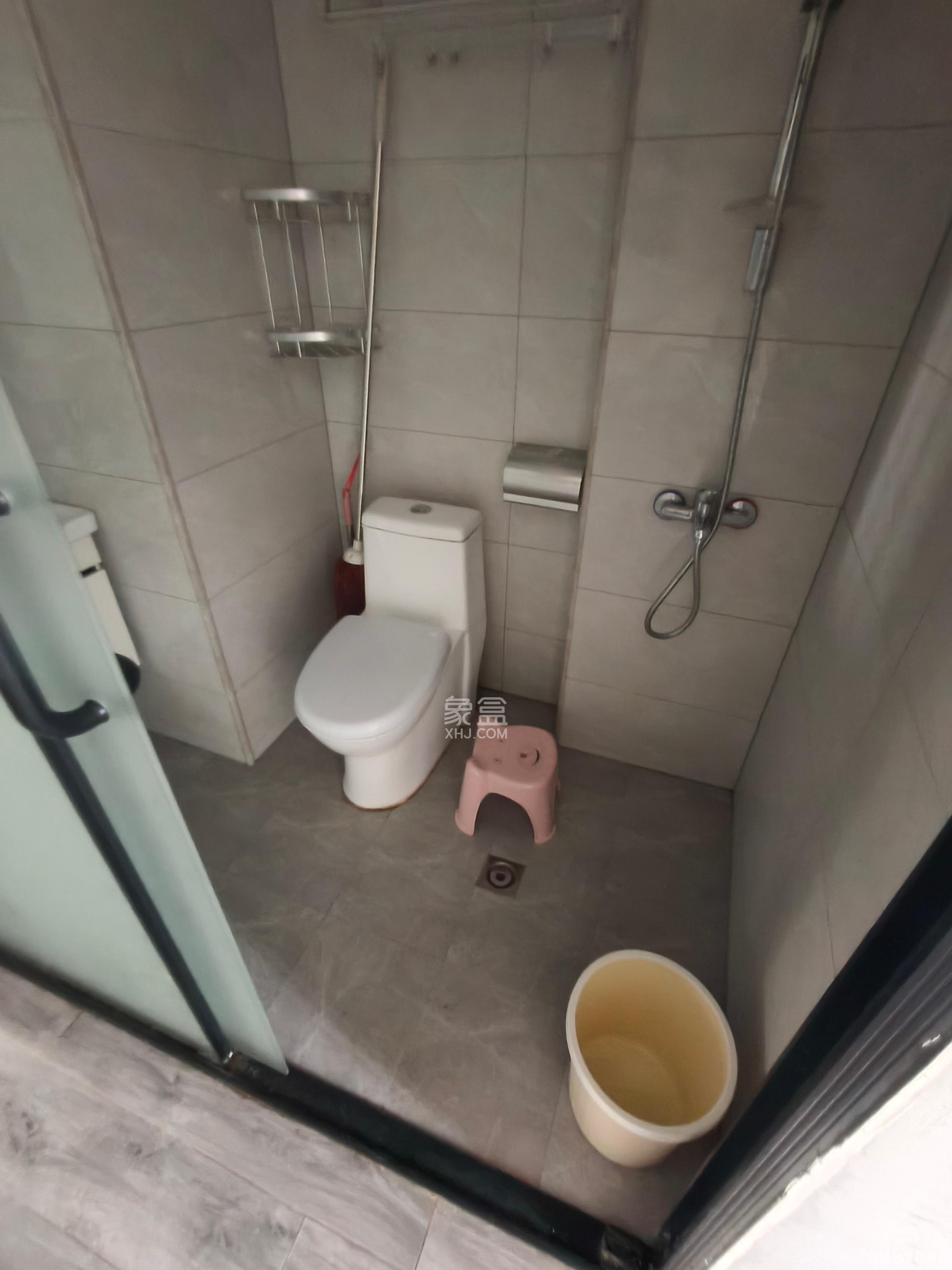 鸿润嘉园 1室1厅1卫 1000.0元/月 鸿润嘉园 1室1厅1卫 1000.0元/月室内图