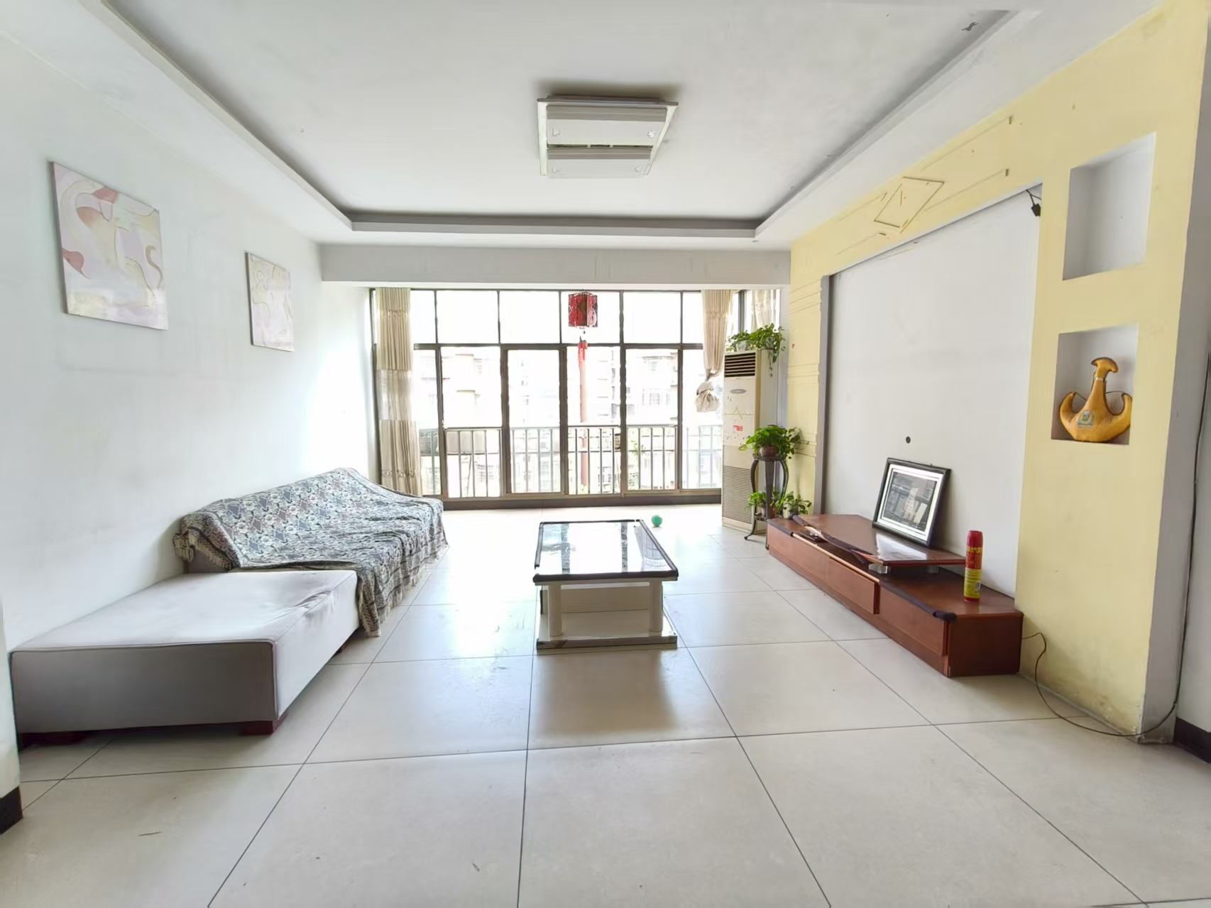 湘中园  3室2厅2卫    1500.0元/月 湘中园  3室2厅2卫    1500.0元/月室内图