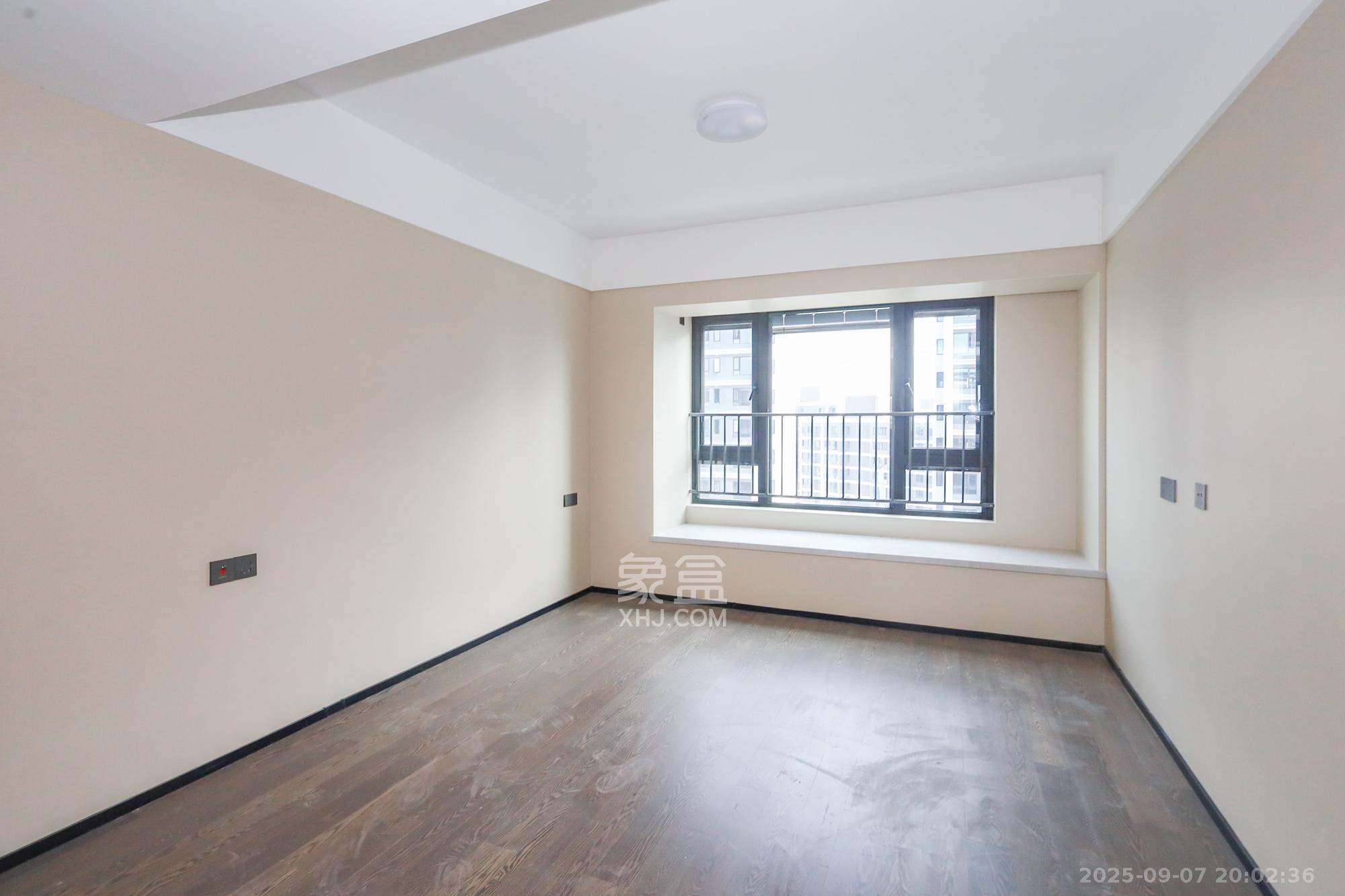 万科森林公园 4室2厅2卫 180.0万 万科森林公园 4室2厅2卫 180.0万卧室