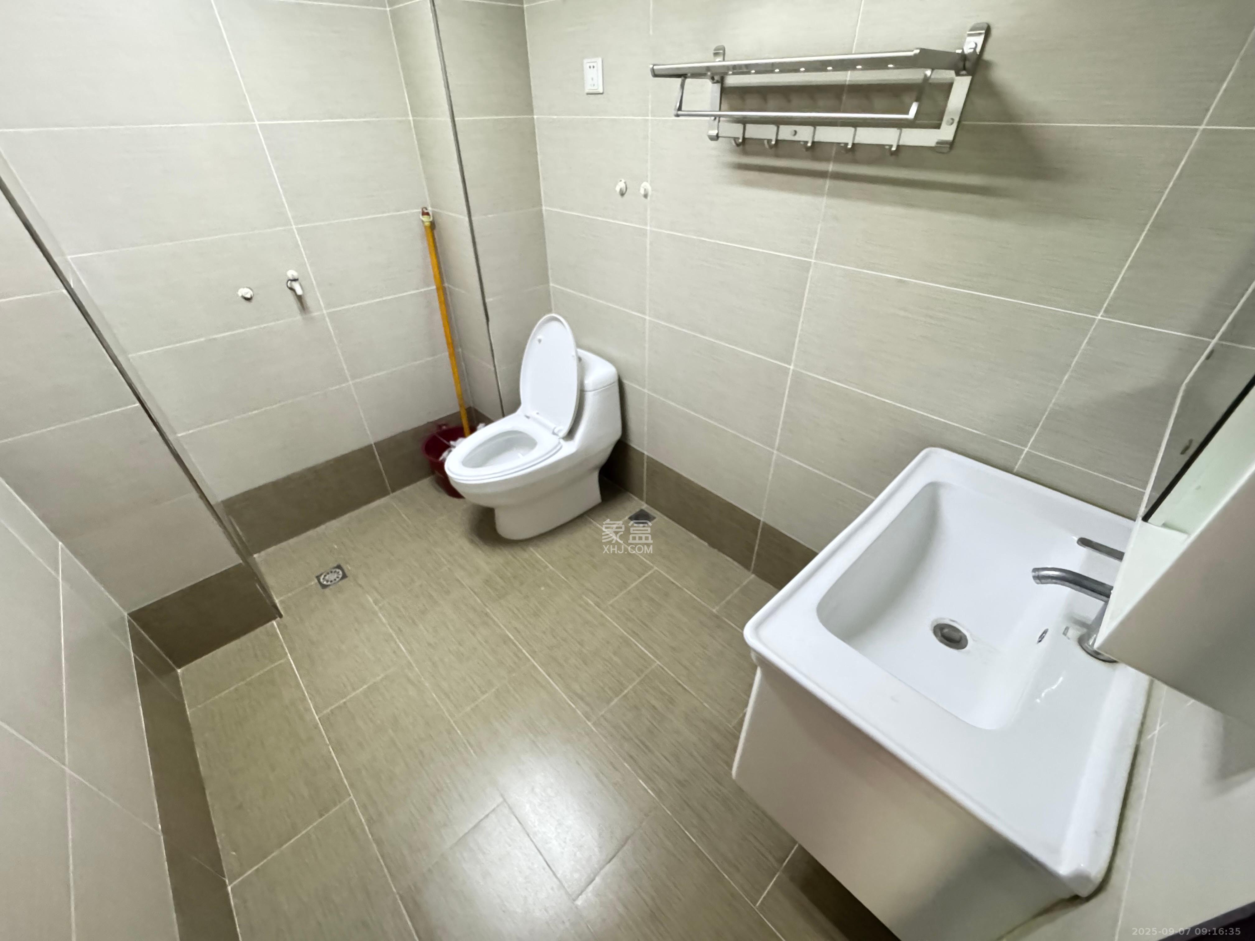 联美品格  2室2厅1卫    2200.0元/月室内图