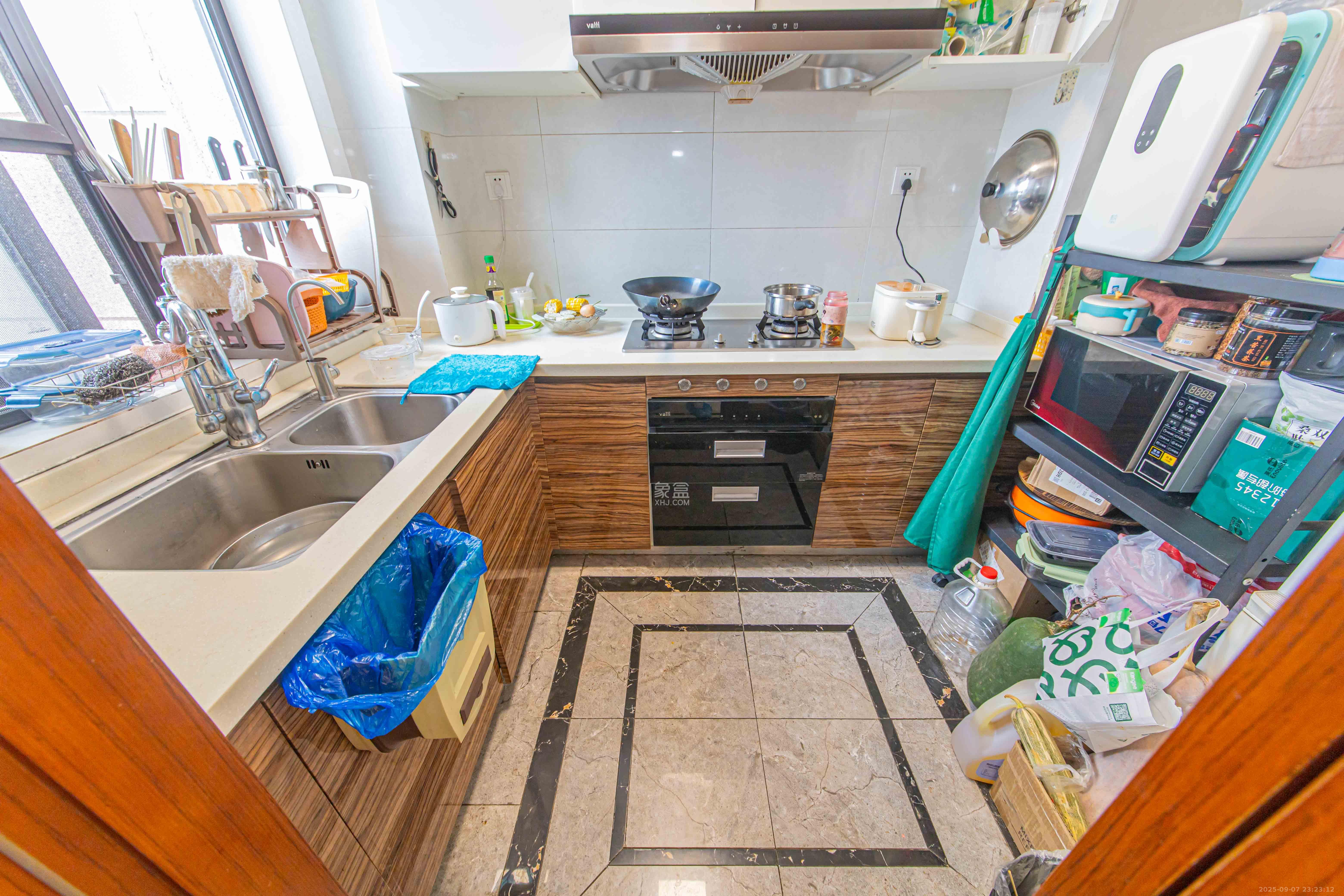 中海新城熙岸(中信新城五期) 3室2厅2卫 92.5万 中海新城熙岸(中信新城五期) 3室2厅2卫 92.5万厨房