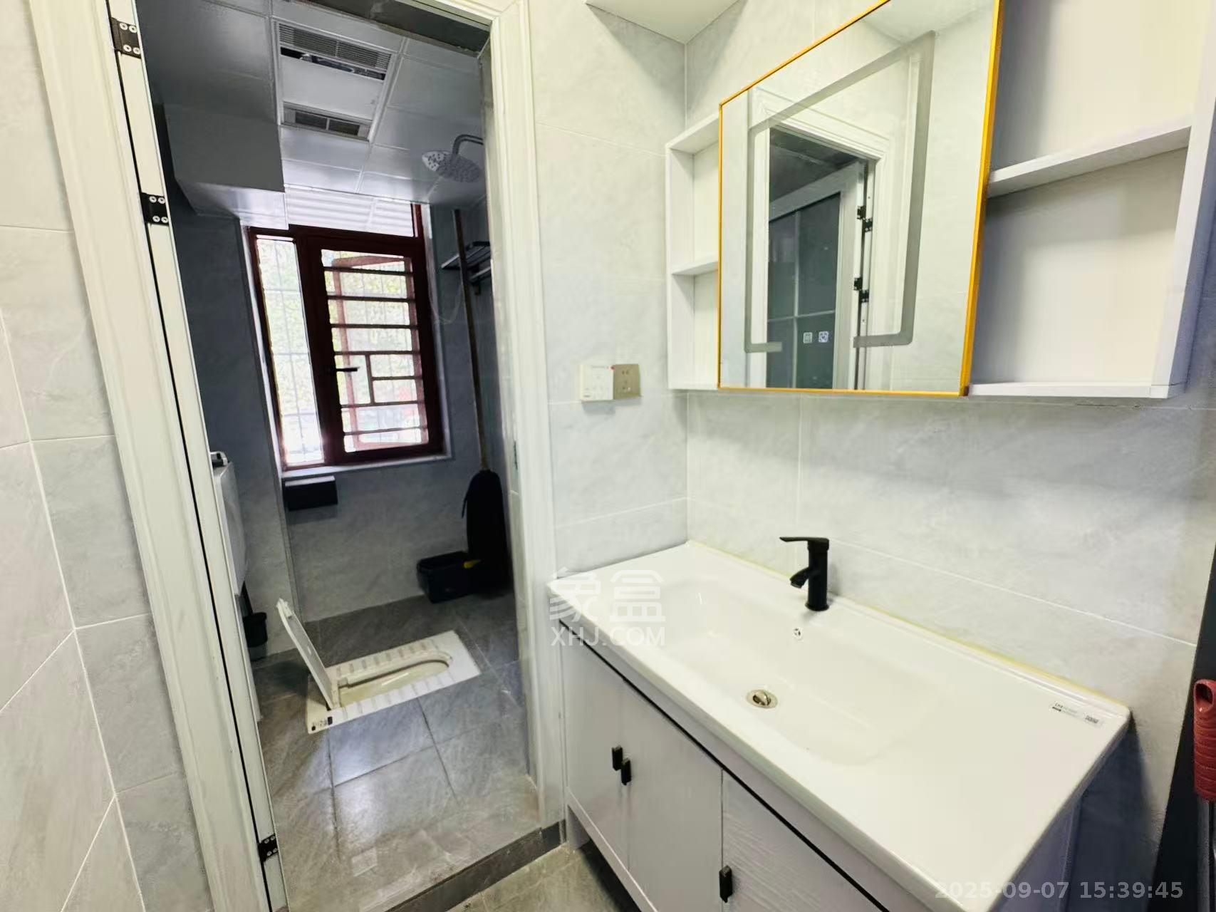 铝厂宿舍 3室2厅1卫 1900.0元/月 铝厂宿舍 3室2厅1卫 1900.0元/月室内图