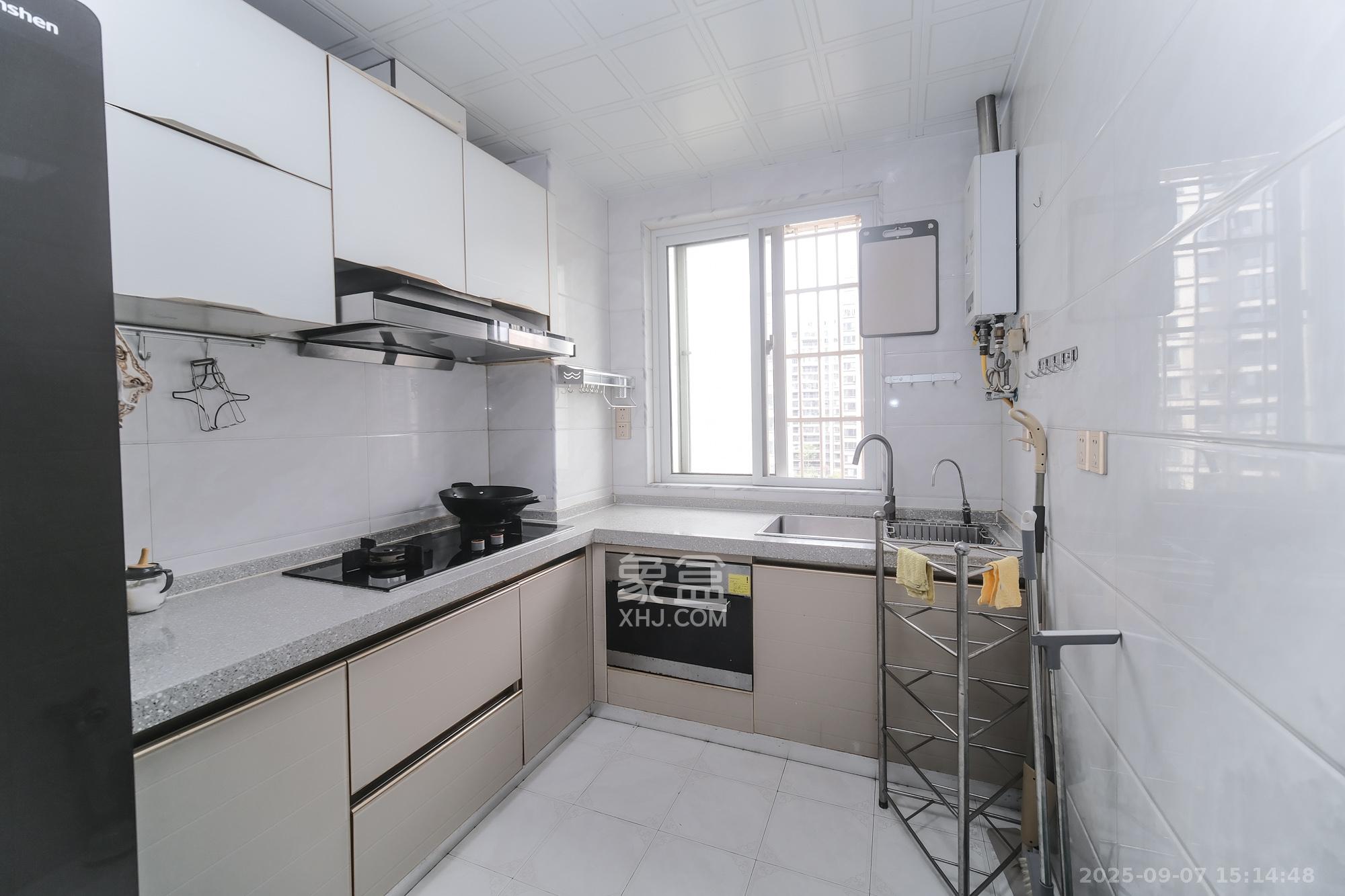 山水湾 4室2厅2卫 86.0万 山水湾 4室2厅2卫 86.0万厨房