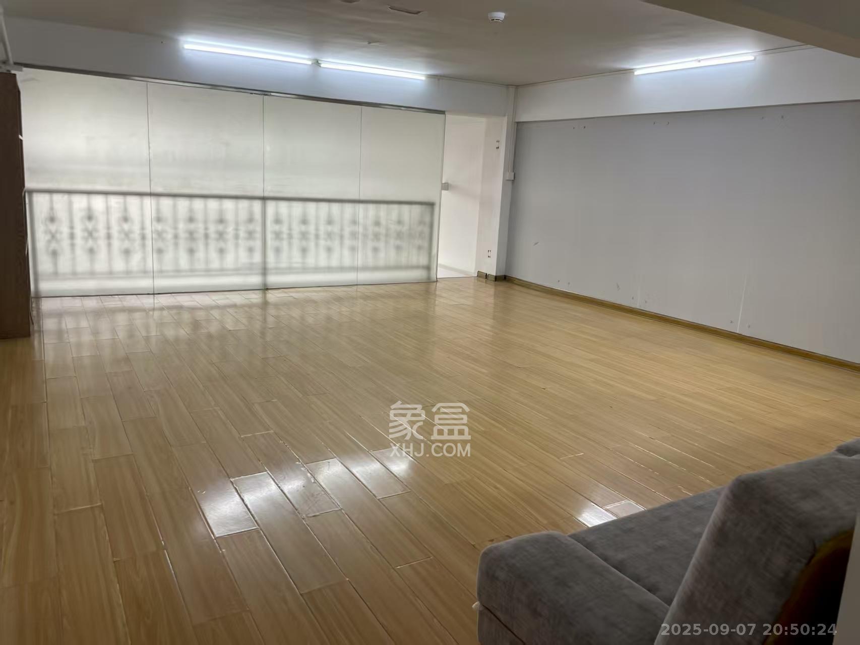 城市快线（新建大厦）  1室2厅1卫    2500.0元/月室内图