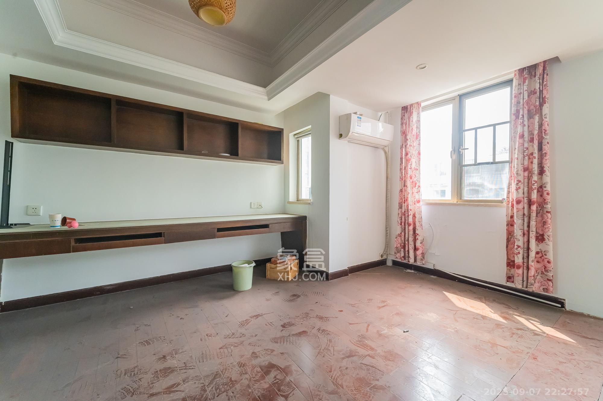 碧桂园威尼斯城  5室2厅4卫    435.0万 碧桂园威尼斯城  5室2厅4卫    435.0万卧室