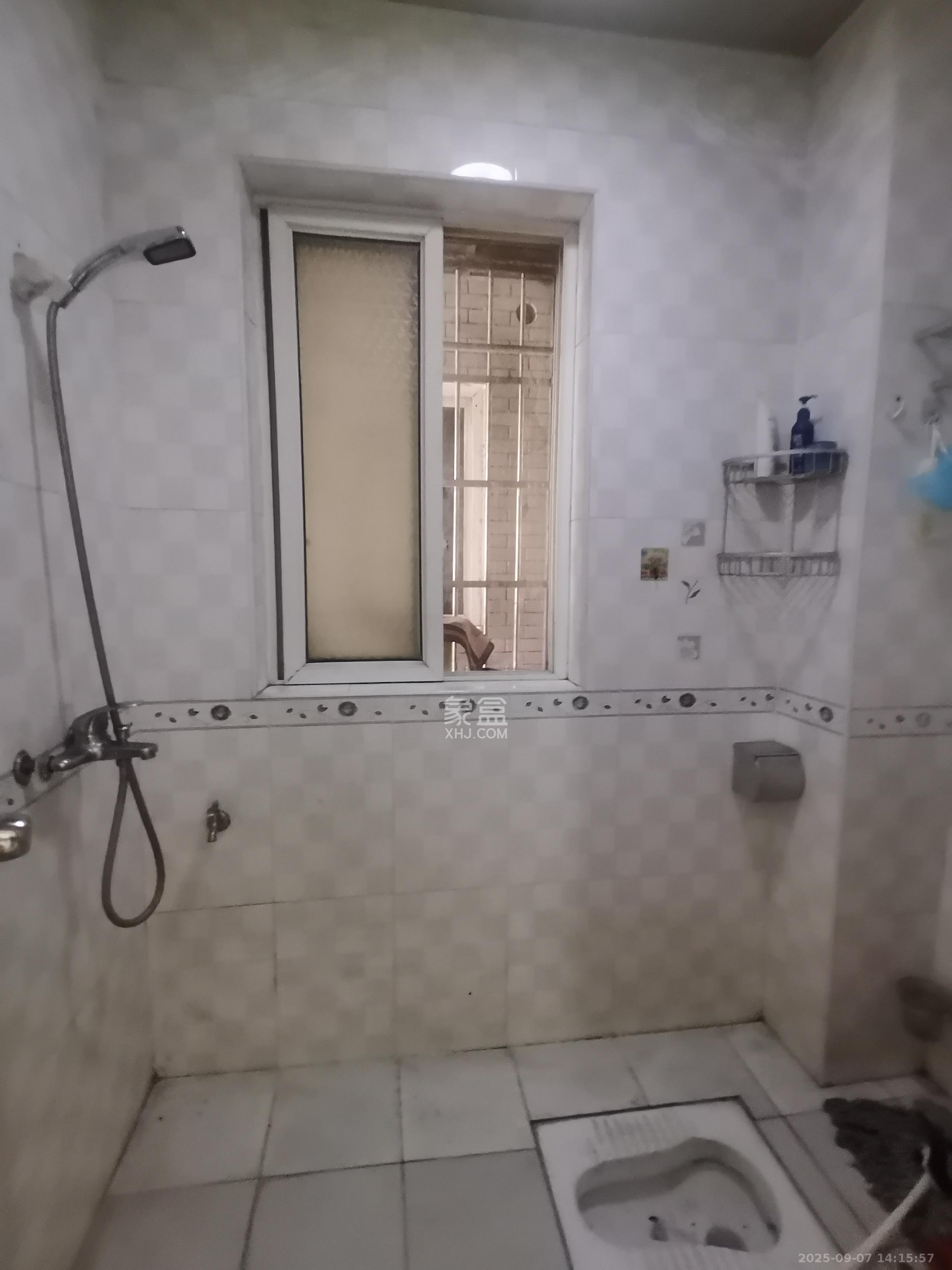 东城名苑  2室2厅2卫    1200.0元/月 东城名苑  2室2厅2卫    1200.0元/月室内图