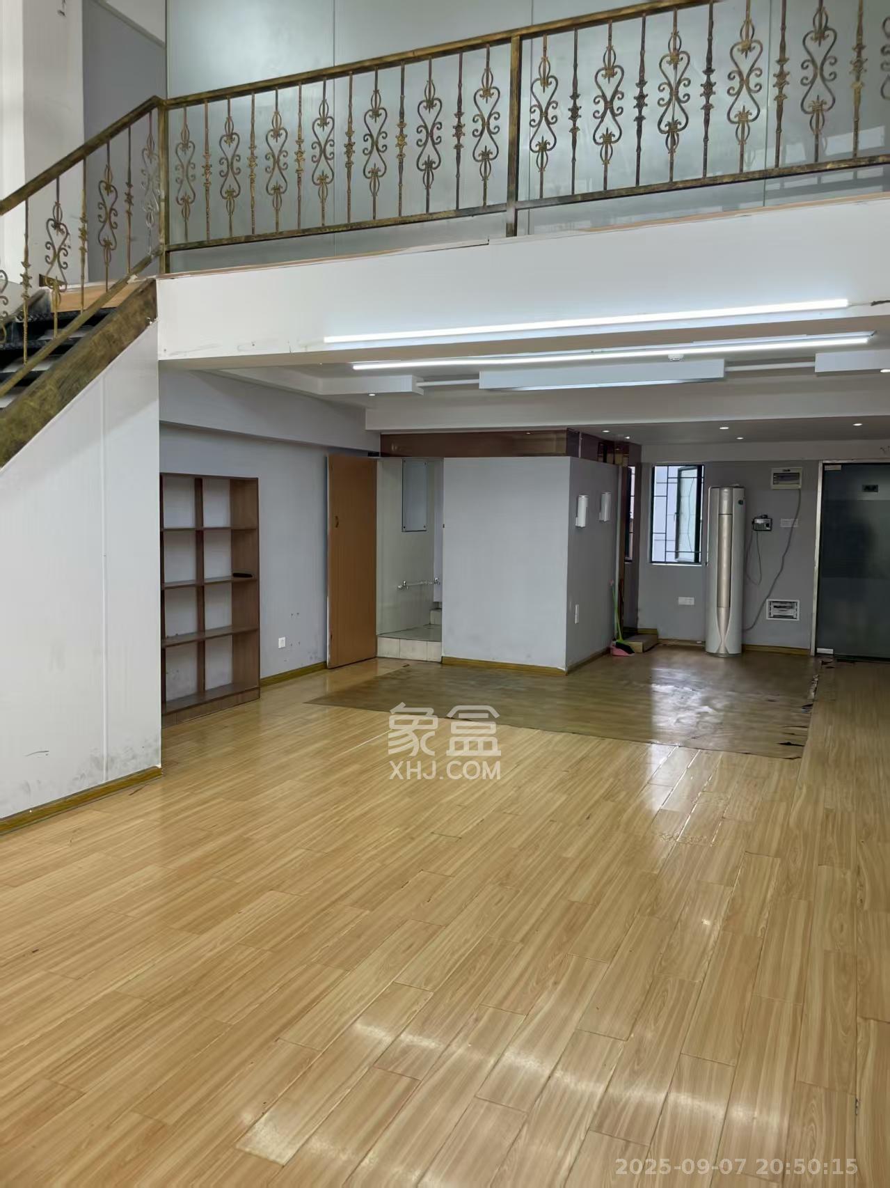 城市快线（新建大厦）  1室2厅1卫    2500.0元/月室内图