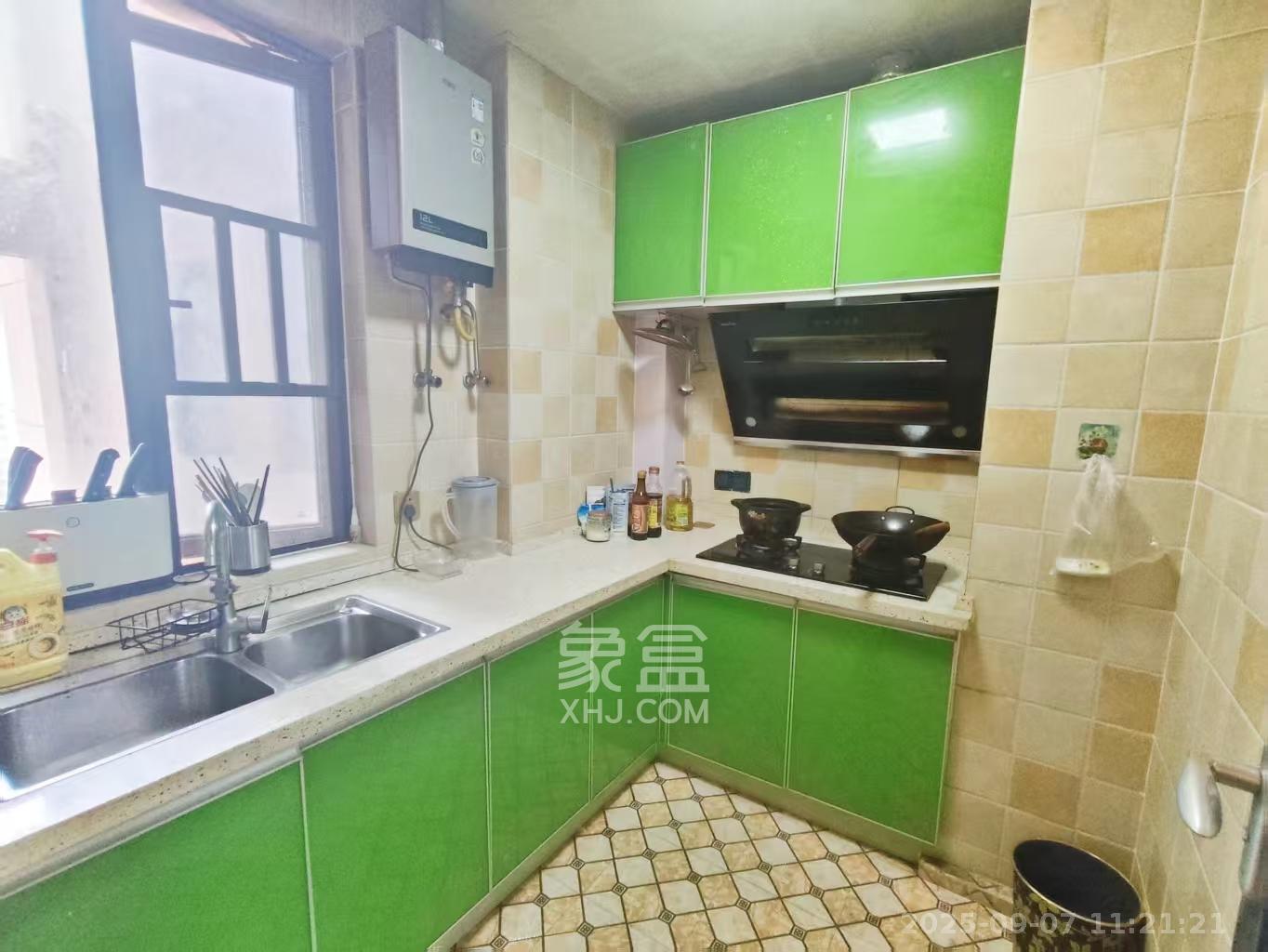 联晟大厦  2室2厅1卫    2700.0元/月 联晟大厦  2室2厅1卫    2700.0元/月室内图