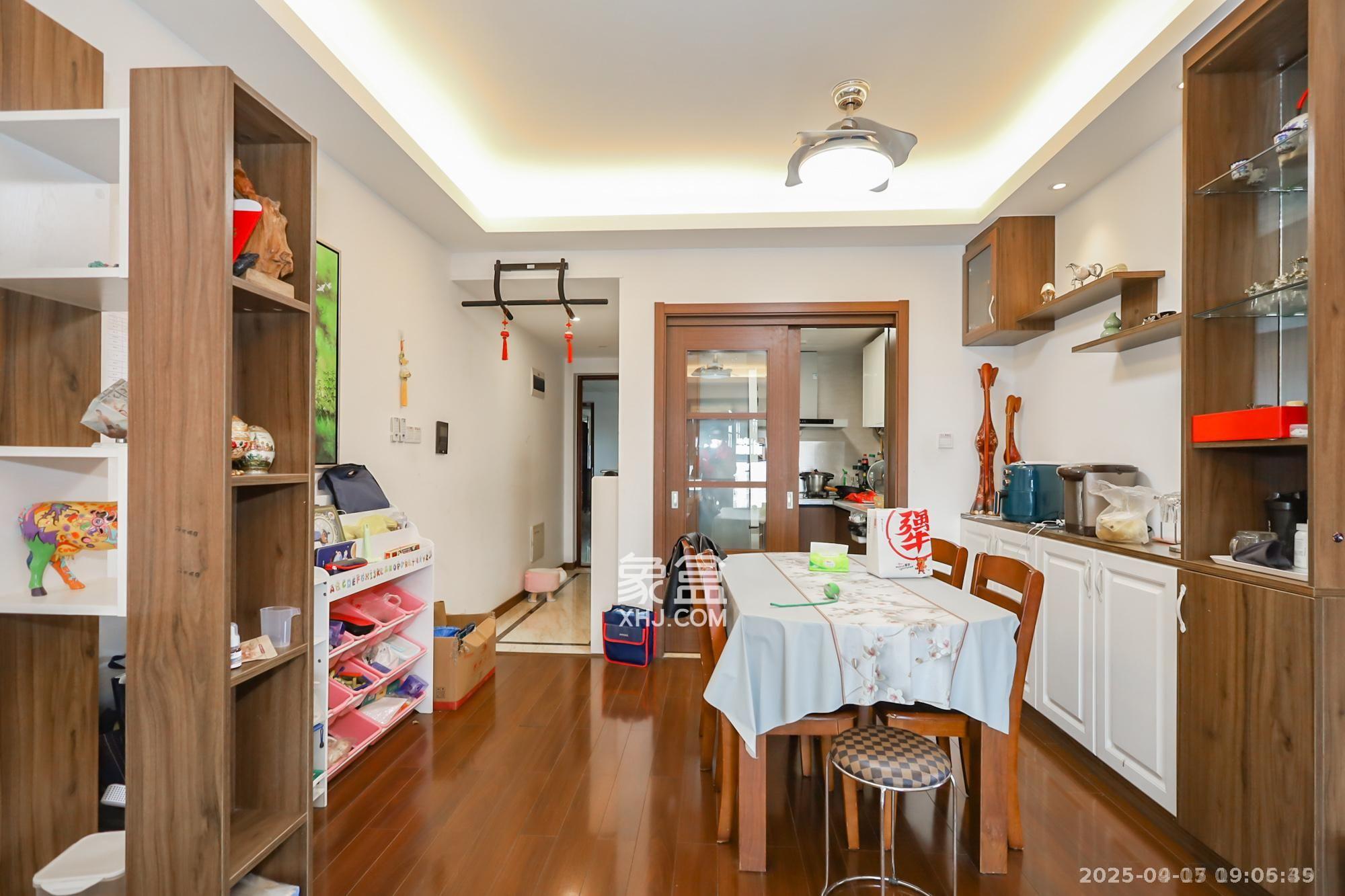 万科里金域国际  3室2厅2卫    3600.0元/月室内图