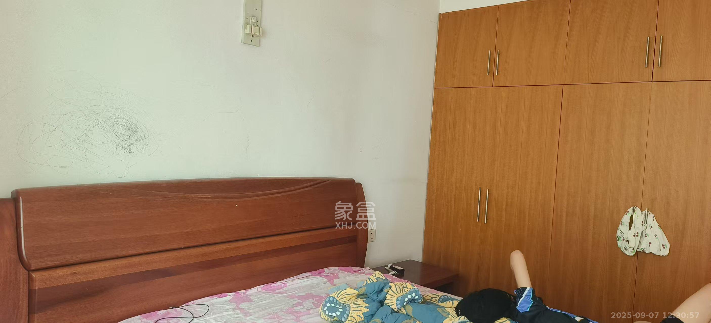 宏轩花苑  3室2厅2卫    2800.0元/月 宏轩花苑  3室2厅2卫    2800.0元/月室内图