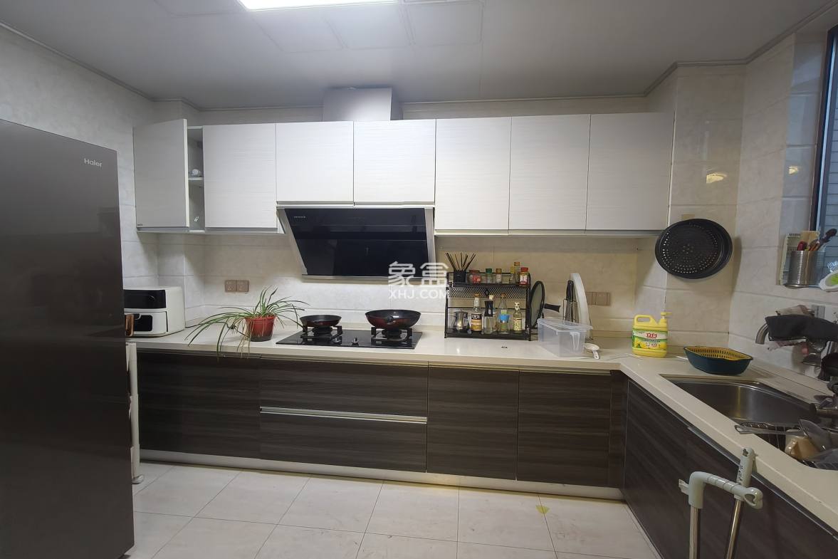 栗源小区 4室2厅2卫 2500.0元/月 栗源小区 4室2厅2卫 2500.0元/月室内图