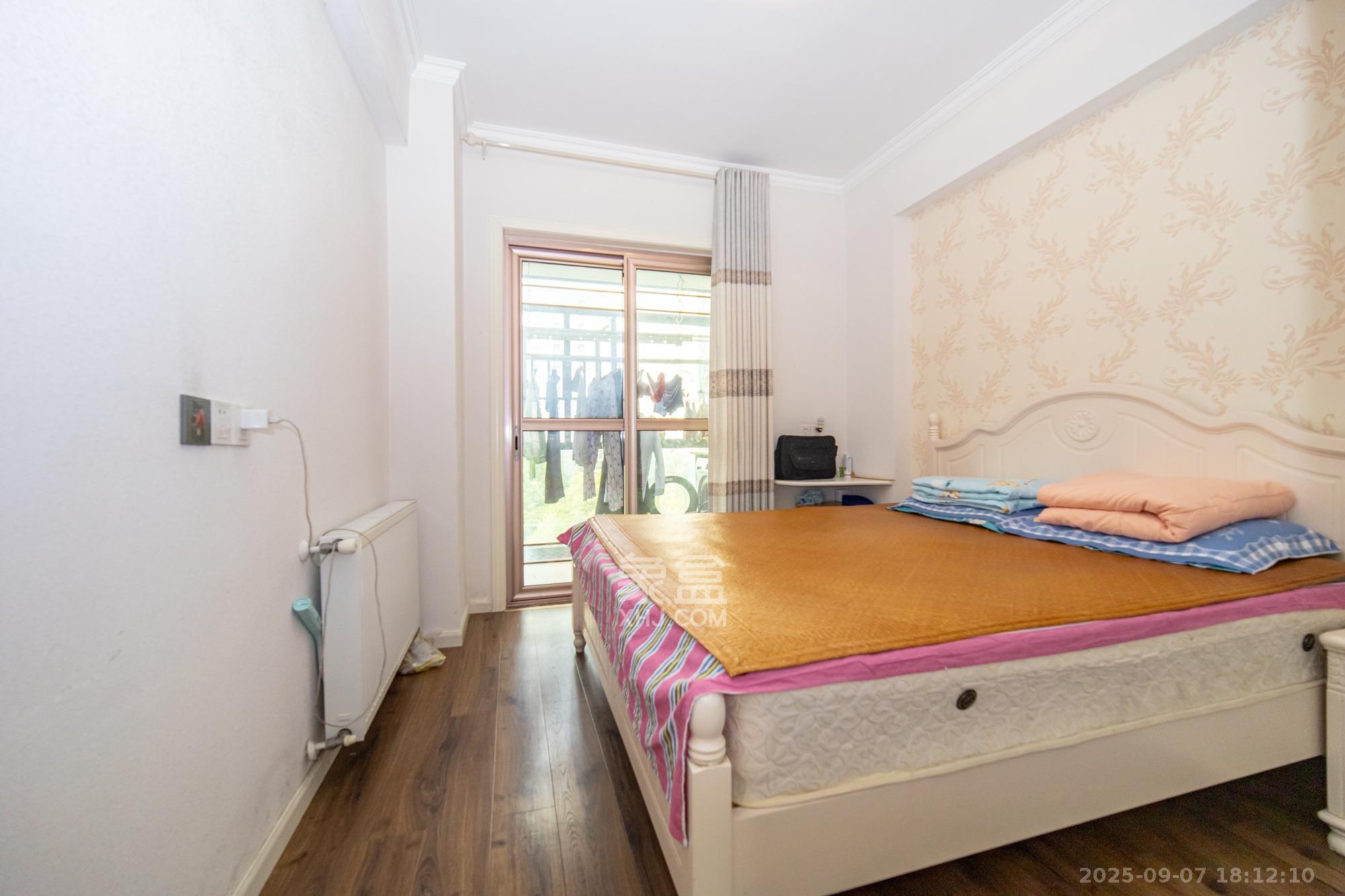 恒基凯旋门一二期  5室2厅2卫    158.0万 恒基凯旋门一二期  5室2厅2卫    158.0万卧室