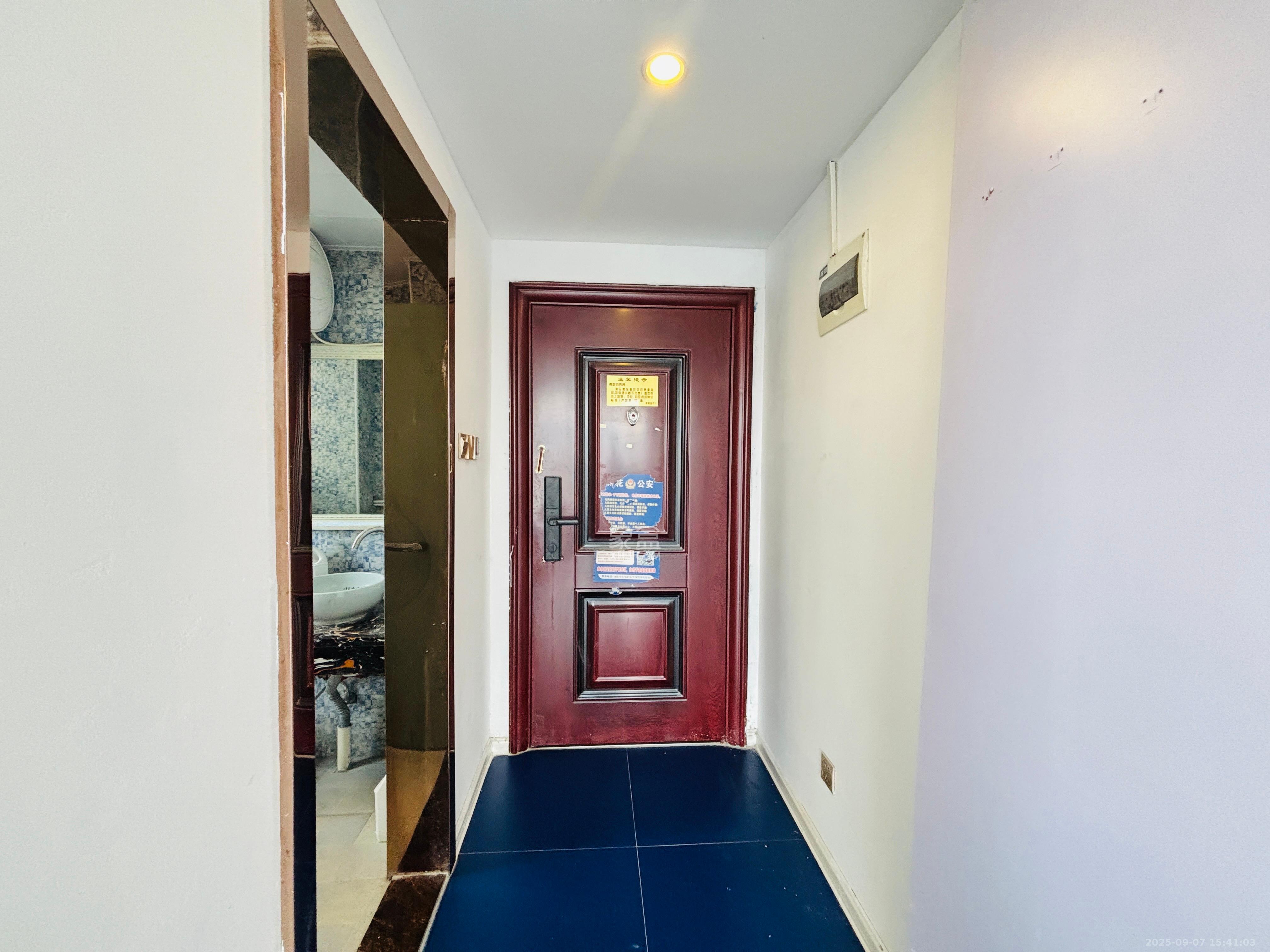 万坤图财富广场  1室1厅1卫    1500.0元/月 万坤图财富广场  1室1厅1卫    1500.0元/月室内图