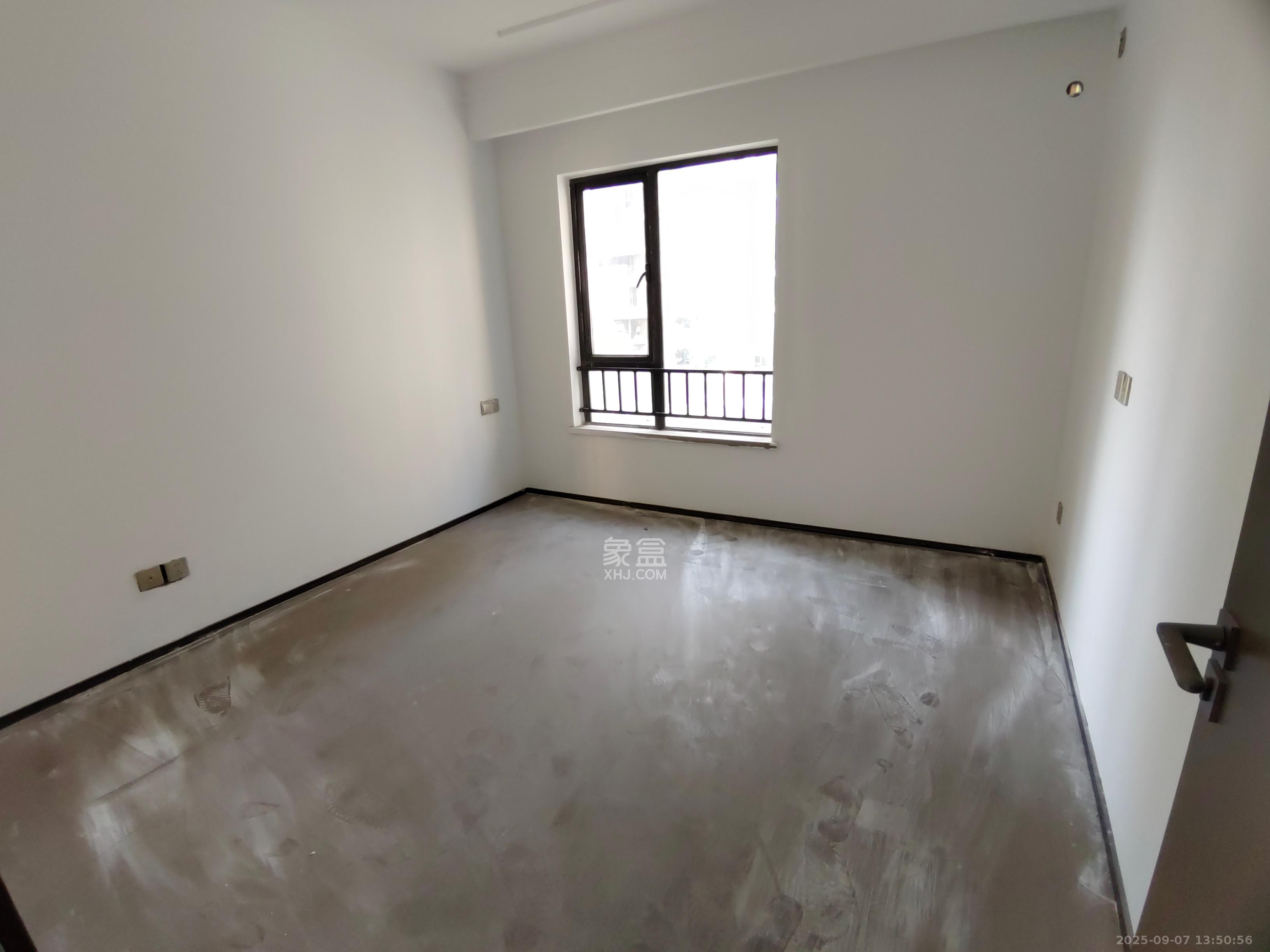 荣盛城 3室2厅2卫 2600.0元/月 荣盛城 3室2厅2卫 2600.0元/月室内图