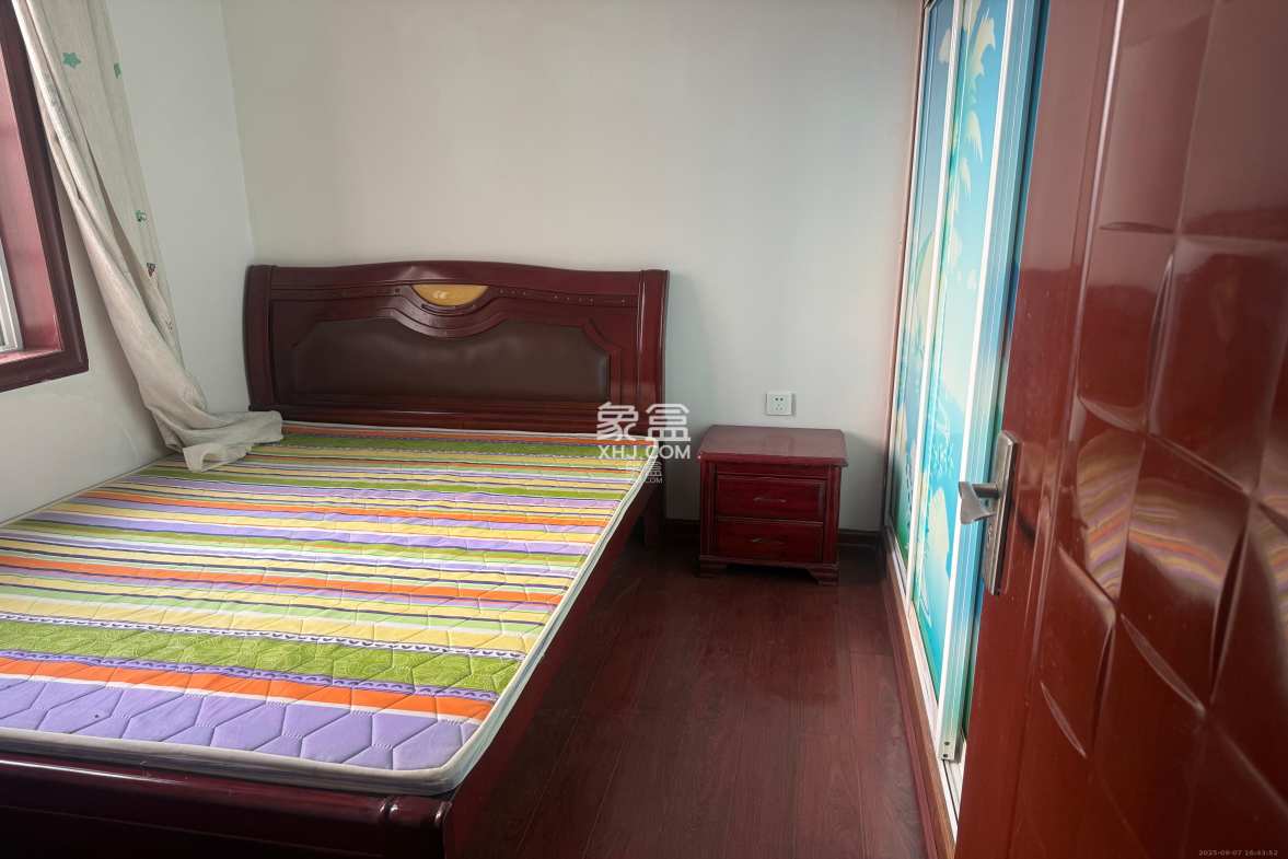 水映青山 1室2厅1卫 2000.0元/月 水映青山 1室2厅1卫 2000.0元/月室内图