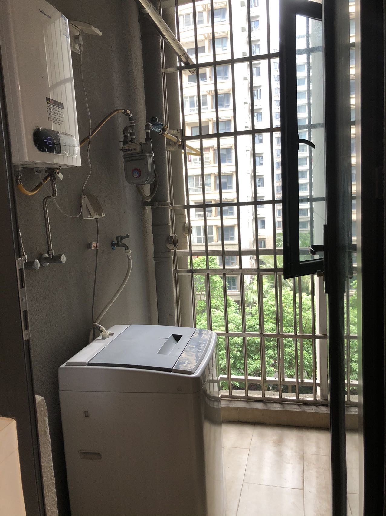 恒大海口文化旅游城 3室2厅1卫 2300.0元/月 恒大海口文化旅游城 3室2厅1卫 2300.0元/月室内图