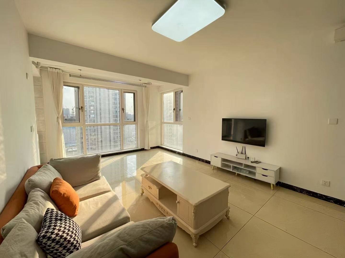 中交中央公园D1区  3室2厅2卫    2700.0元/月 中交中央公园D1区  3室2厅2卫    2700.0元/月户型图