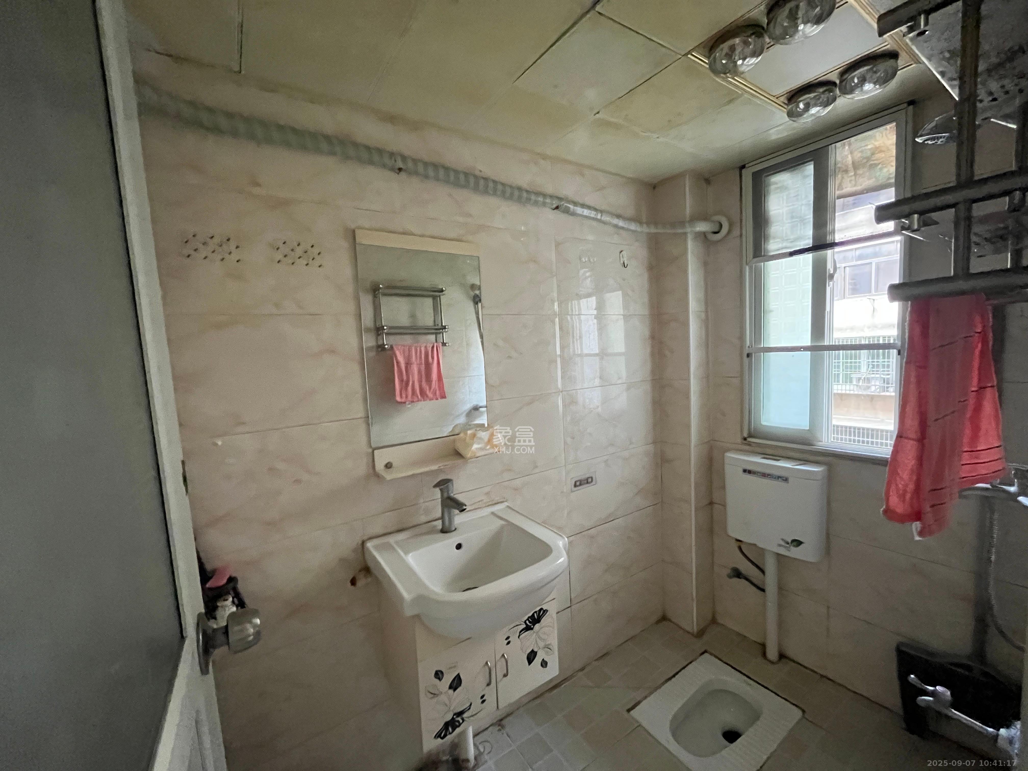 香樟路电信宿舍  3室1厅1卫    1400.0元/月室内图