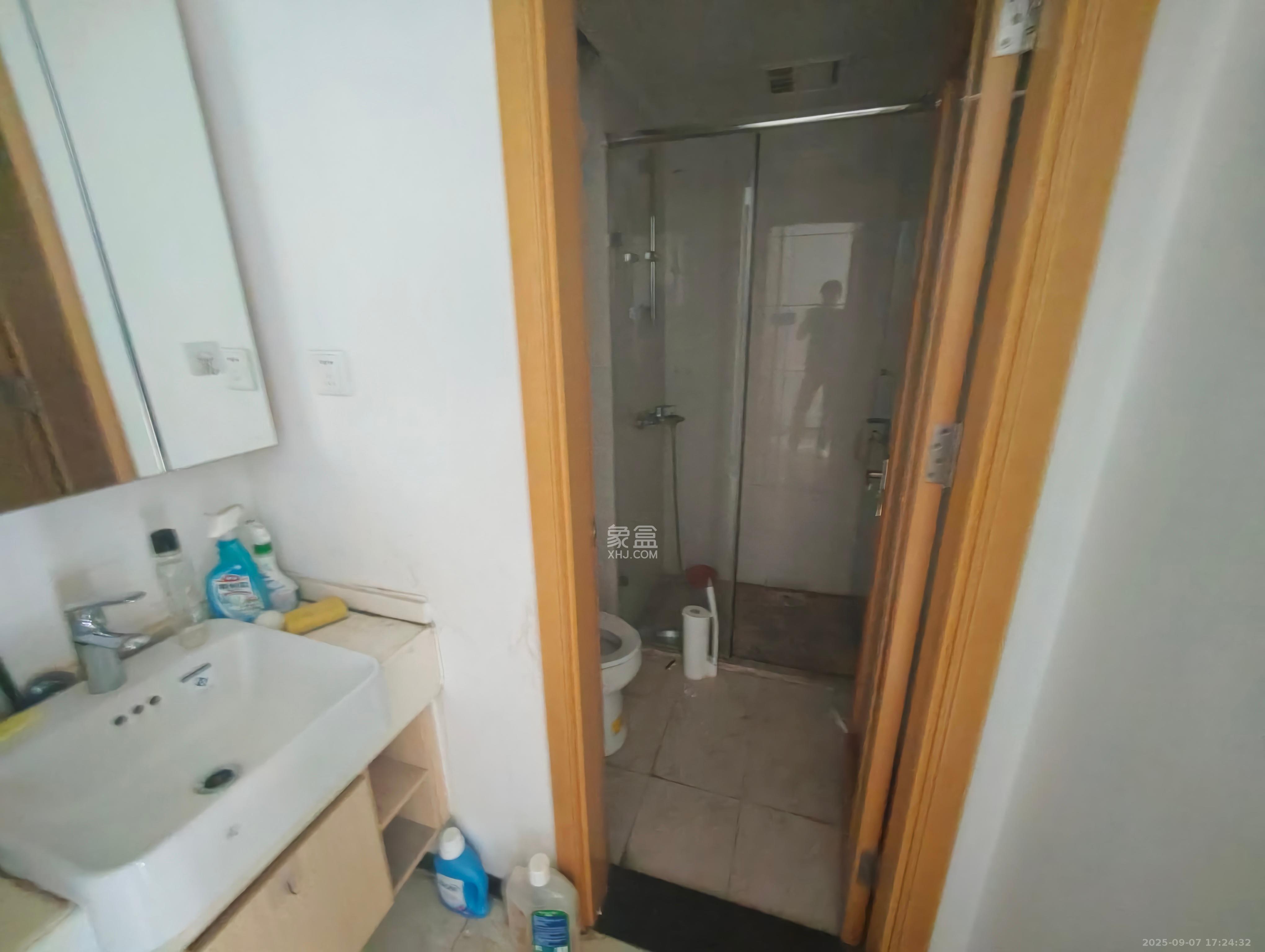 中海新城熙岸(中信新城五期) 1室1厅1卫 1600.0元/月 中海新城熙岸(中信新城五期) 1室1厅1卫 1600.0元/月室内图