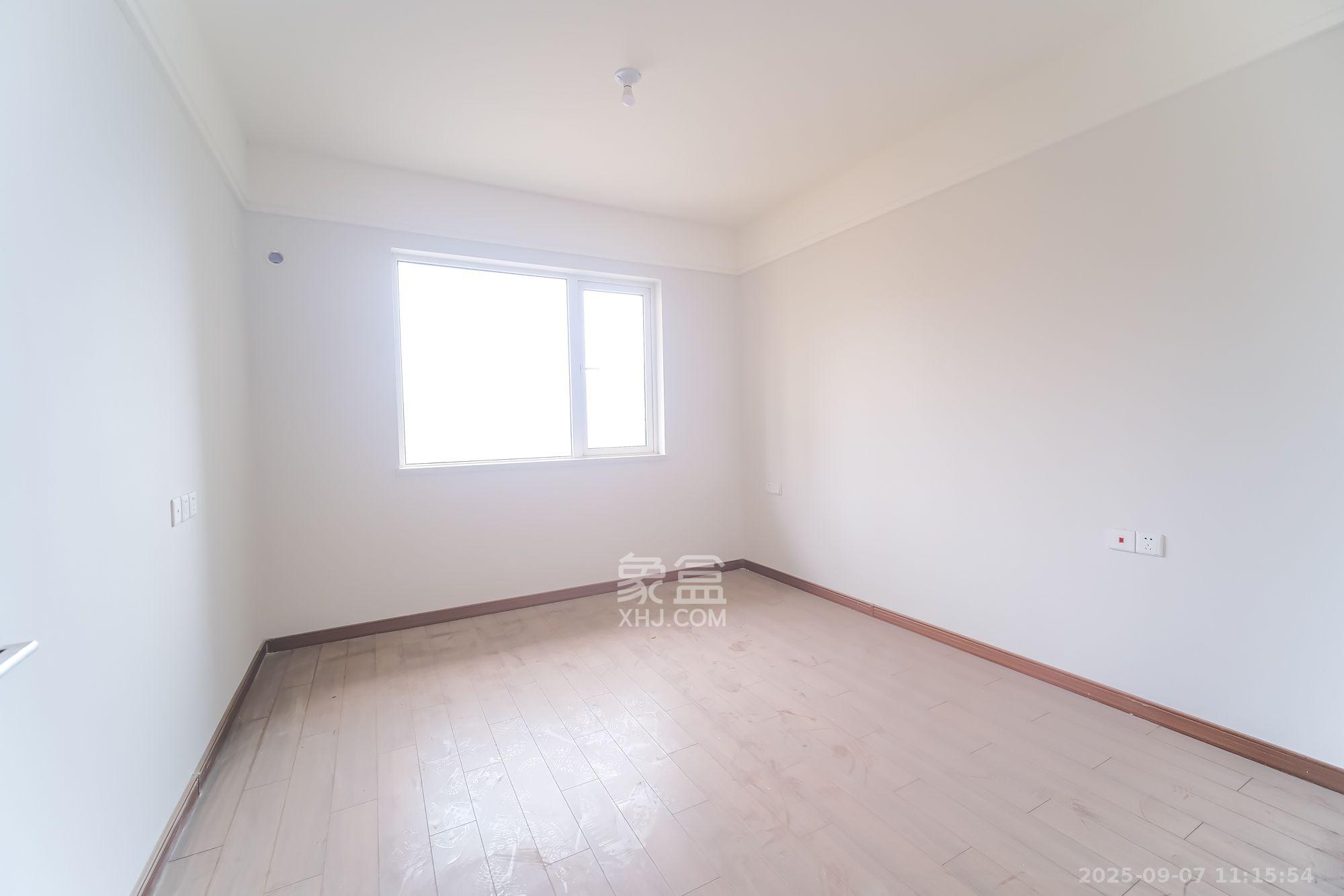 保利香槟国际  5室2厅2卫    2400.0元/月 保利香槟国际  5室2厅2卫    2400.0元/月室内图