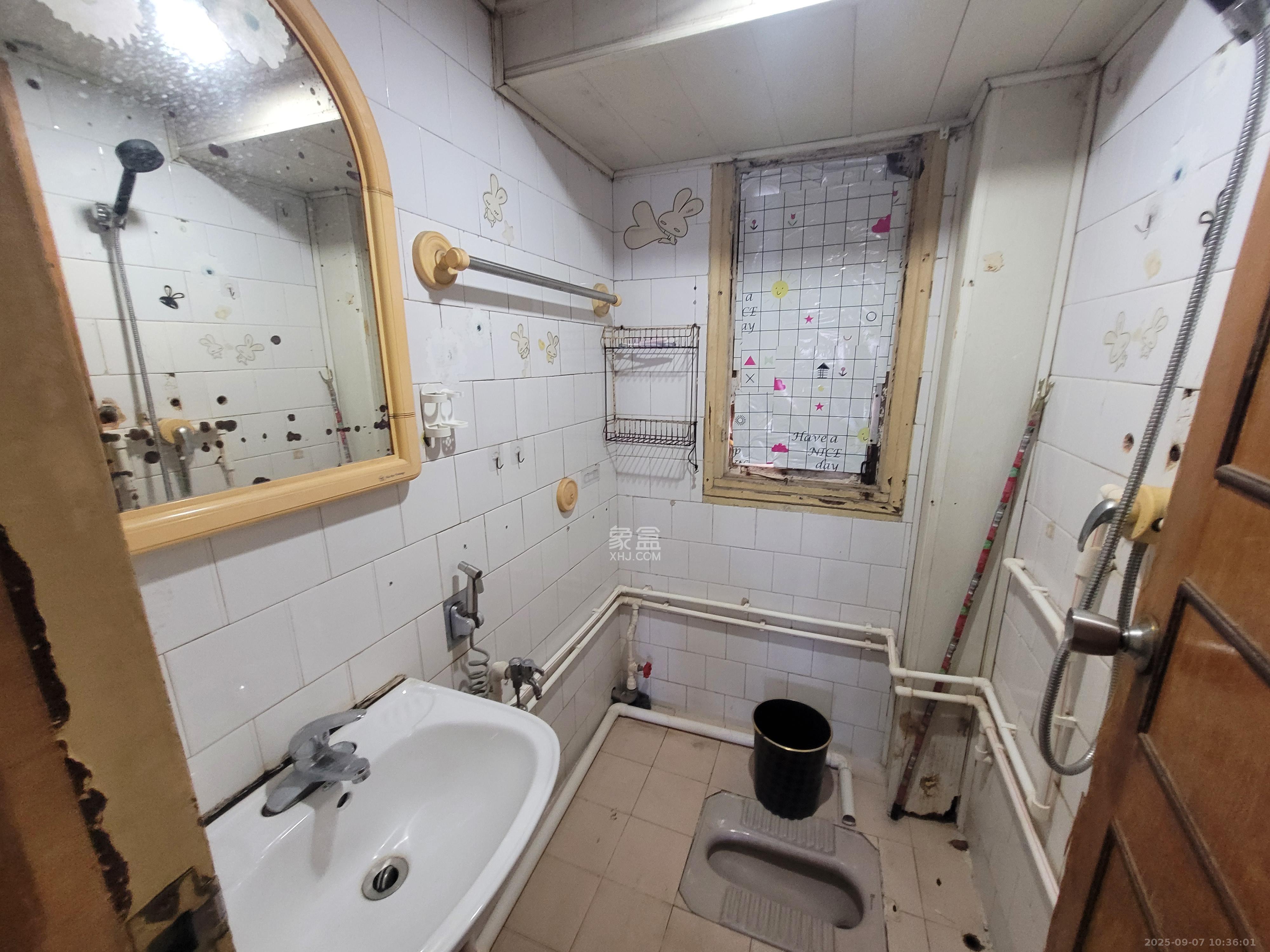 红旗区四片  2室1厅1卫    1000.0元/月 红旗区四片  2室1厅1卫    1000.0元/月室内图