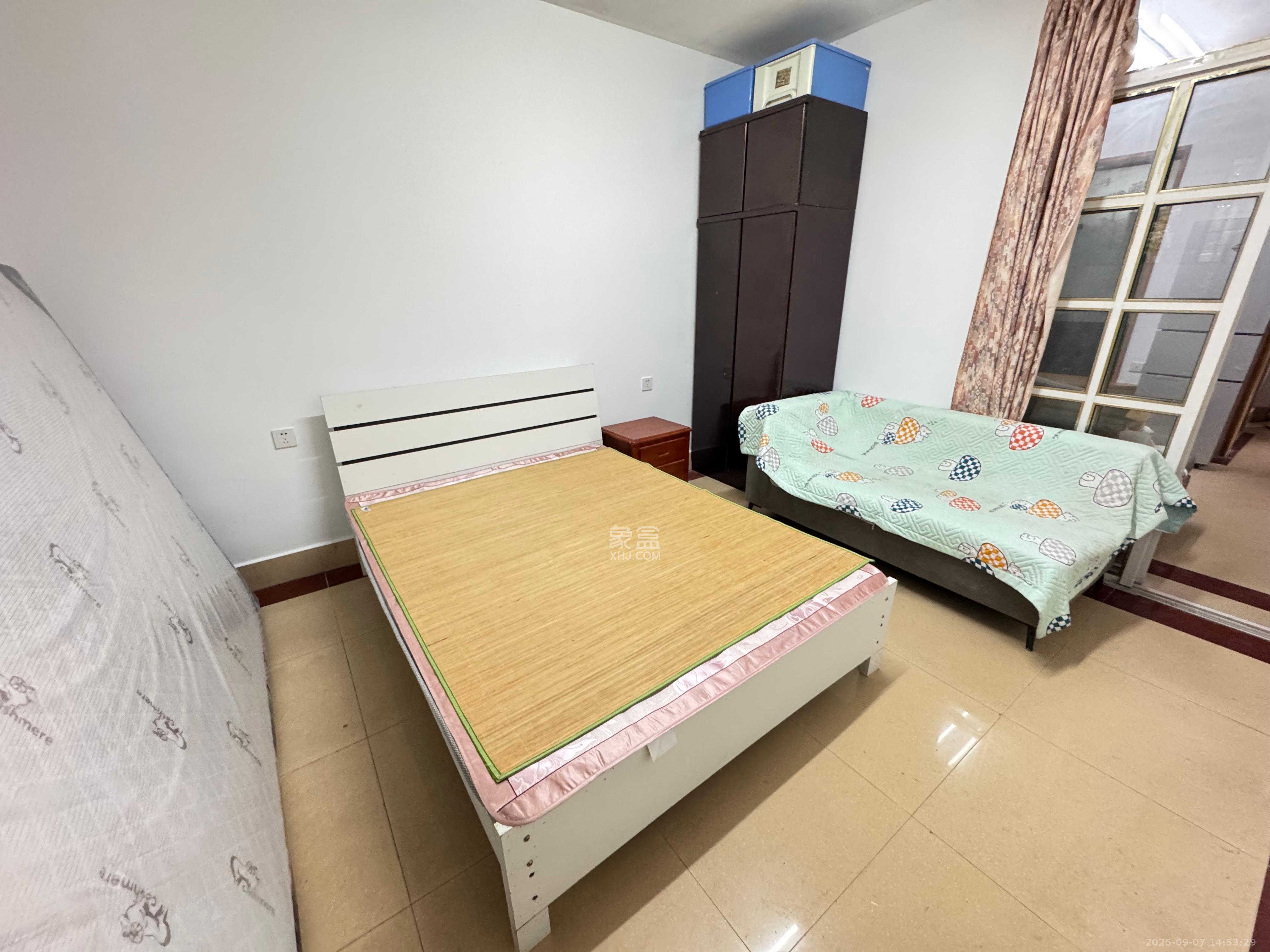 红旗区二片 2室1厅1卫 1700.0元/月 红旗区二片 2室1厅1卫 1700.0元/月室内图