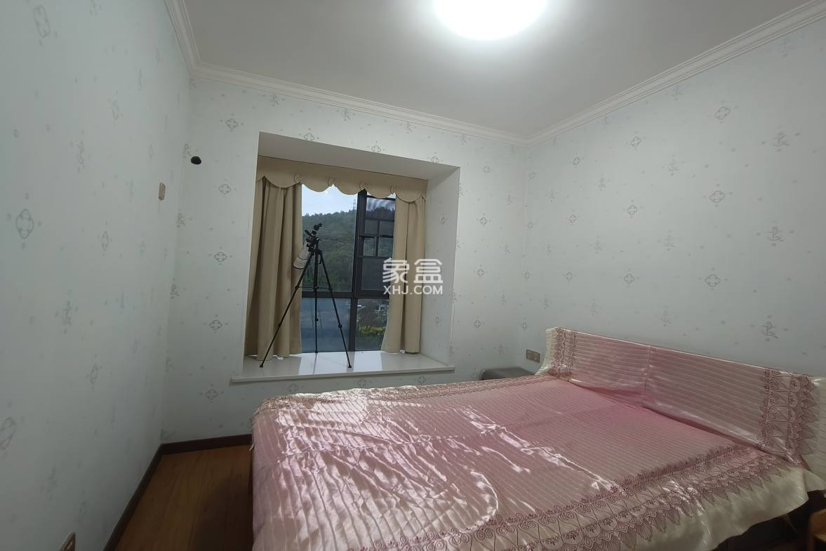 栗源小区 4室2厅2卫 2500.0元/月 栗源小区 4室2厅2卫 2500.0元/月室内图