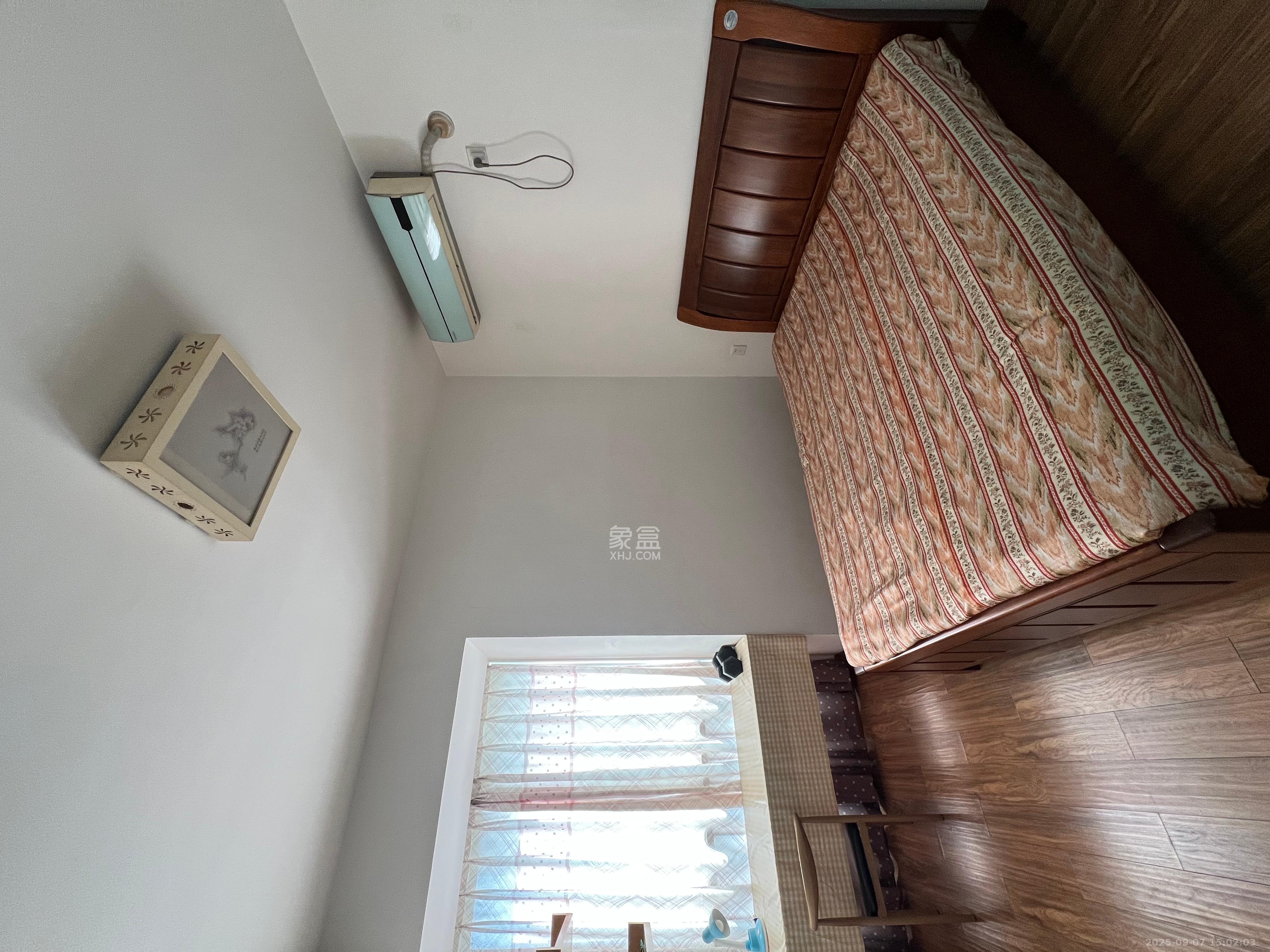 山水华景 3室2厅1卫 2100.0元/月 山水华景 3室2厅1卫 2100.0元/月室内图