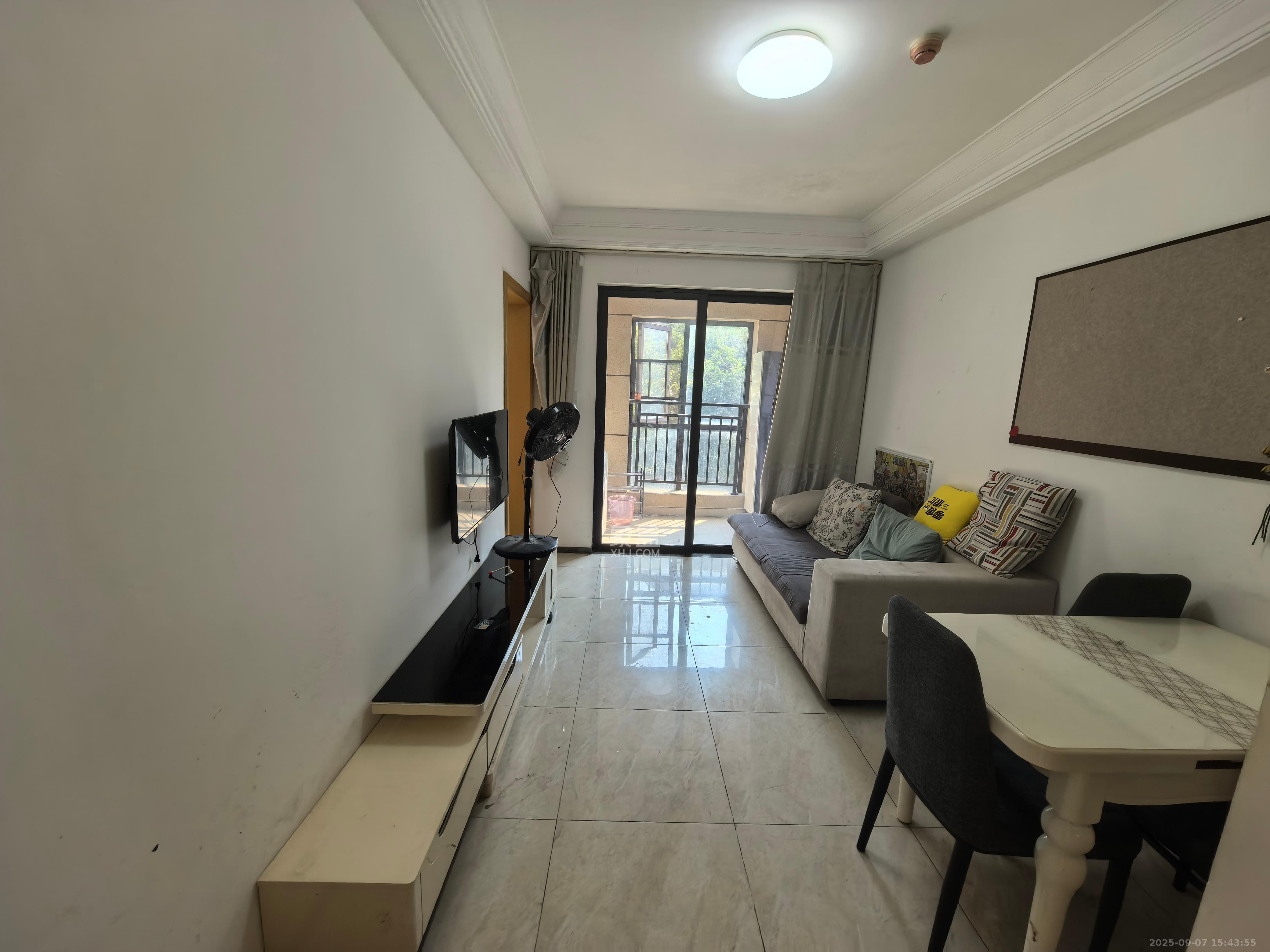 中海新城熙岸(中信新城五期)  2室2厅1卫    1600.0元/月 中海新城熙岸(中信新城五期)  2室2厅1卫    1600.0元/月室内图