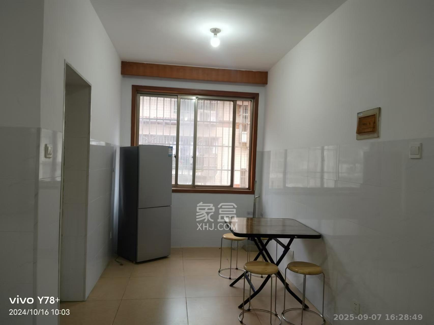 高桥火焰市场  2室1厅1卫    1500.0元/月室内图