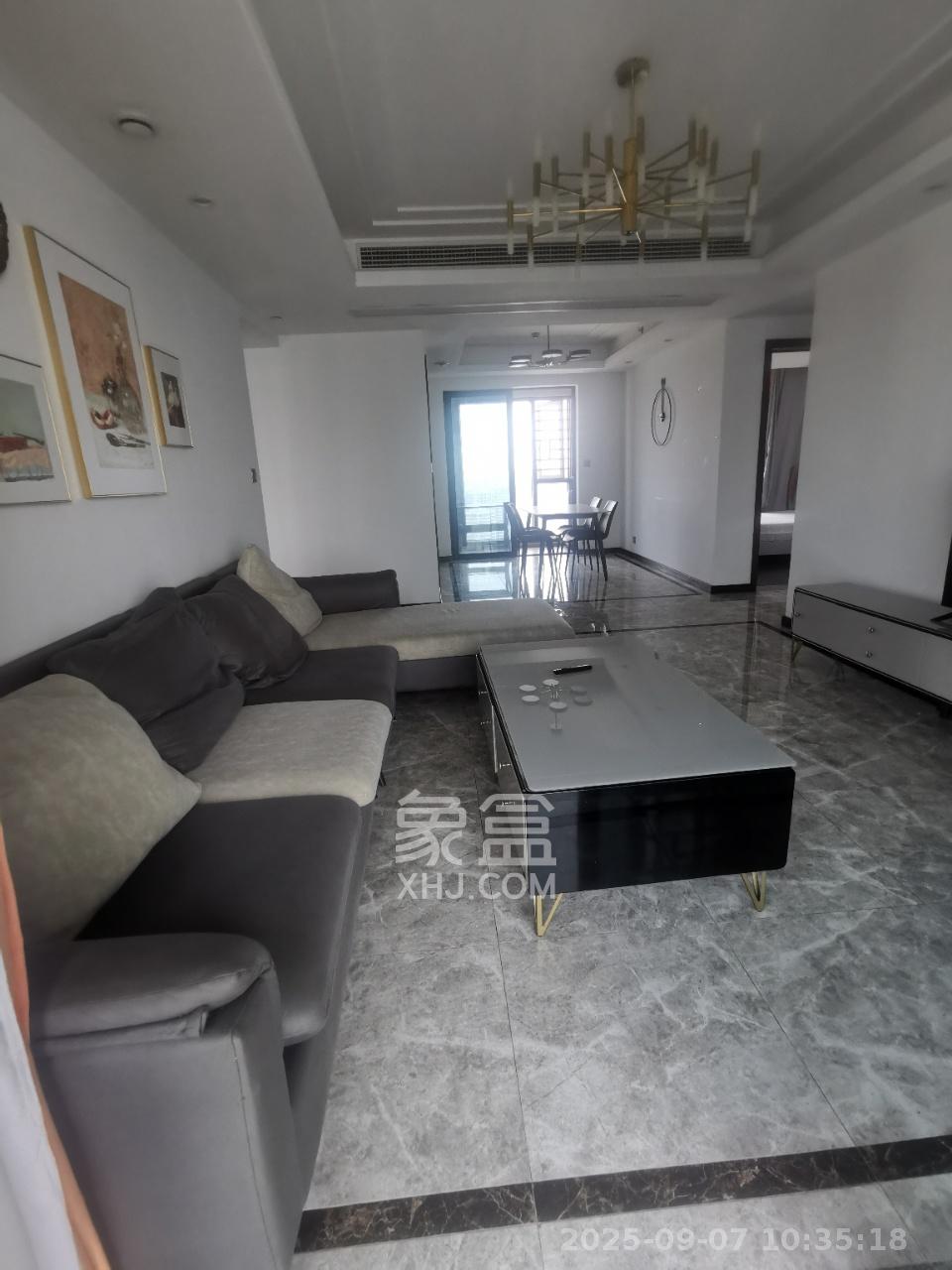 绿地长沙城际空间站(绿地新里佳苑)  4室2厅2卫    3900.0元/月 绿地长沙城际空间站(绿地新里佳苑)  4室2厅2卫    3900.0元/月室内图1