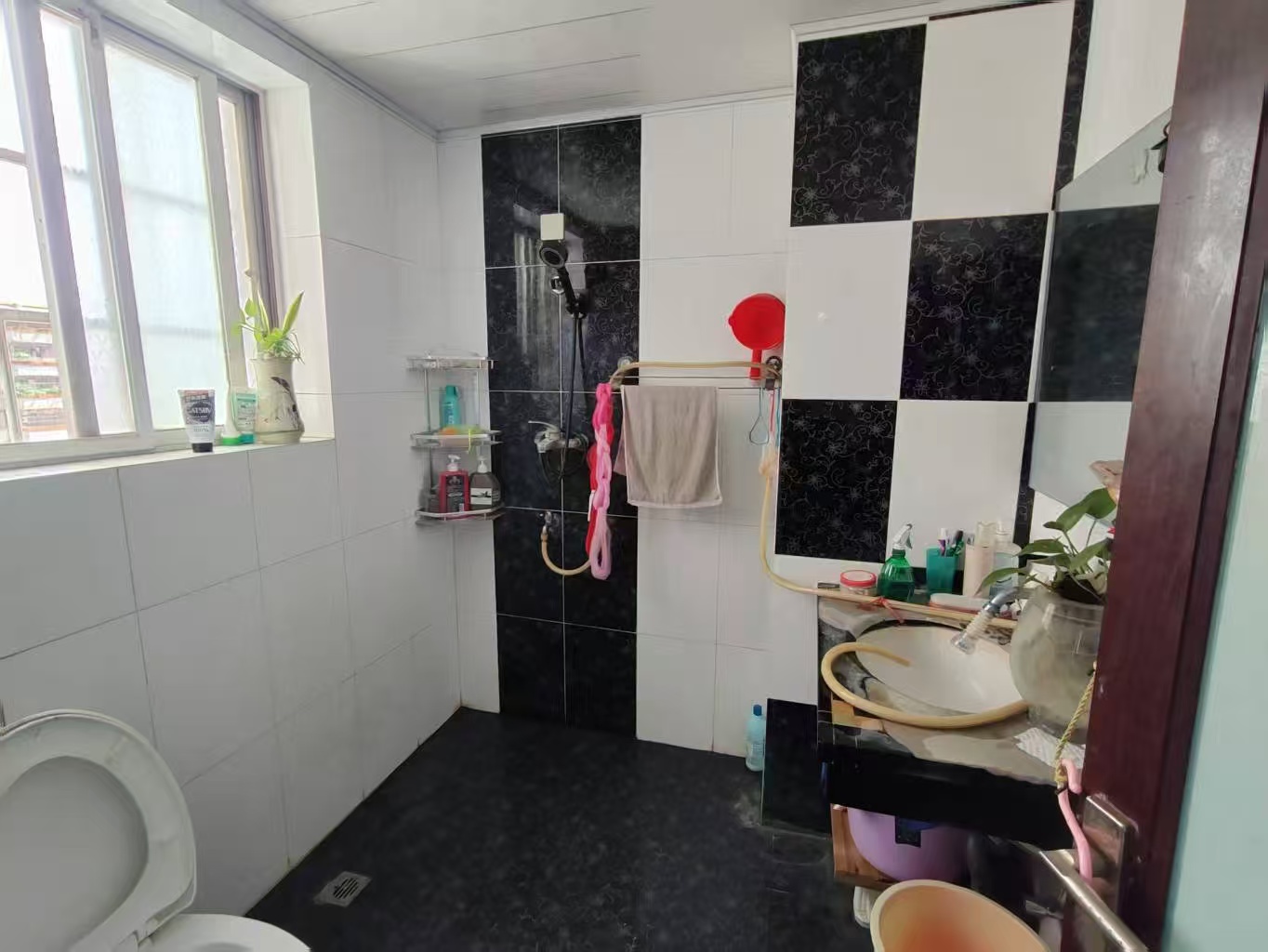 水岸金都小区  4室2厅2卫    135.0万 水岸金都小区  4室2厅2卫    135.0万室内图