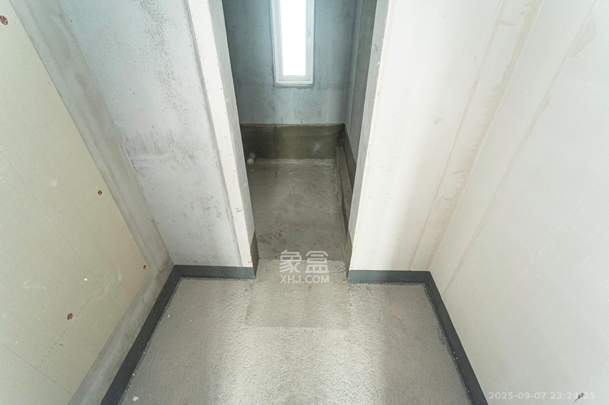 金地艺境 3室2厅2卫 60.8万 金地艺境 3室2厅2卫 60.8万卫生间