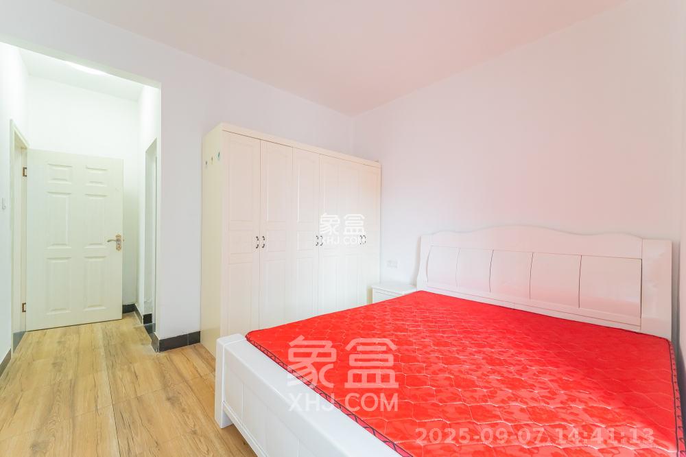 恒基凯旋门三期  3室2厅1卫    2500.0元/月室内图1